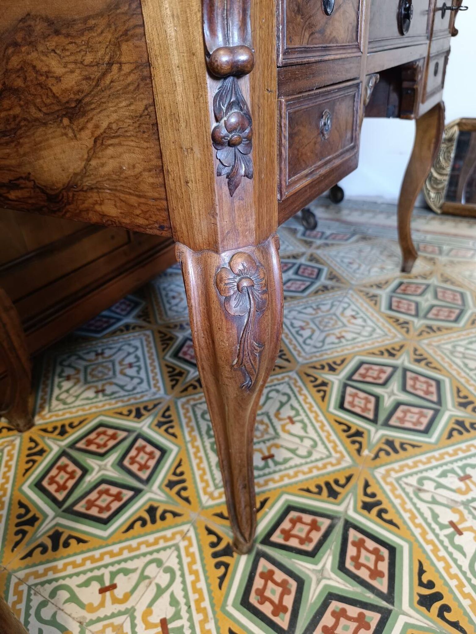Display cabinet bookshelf