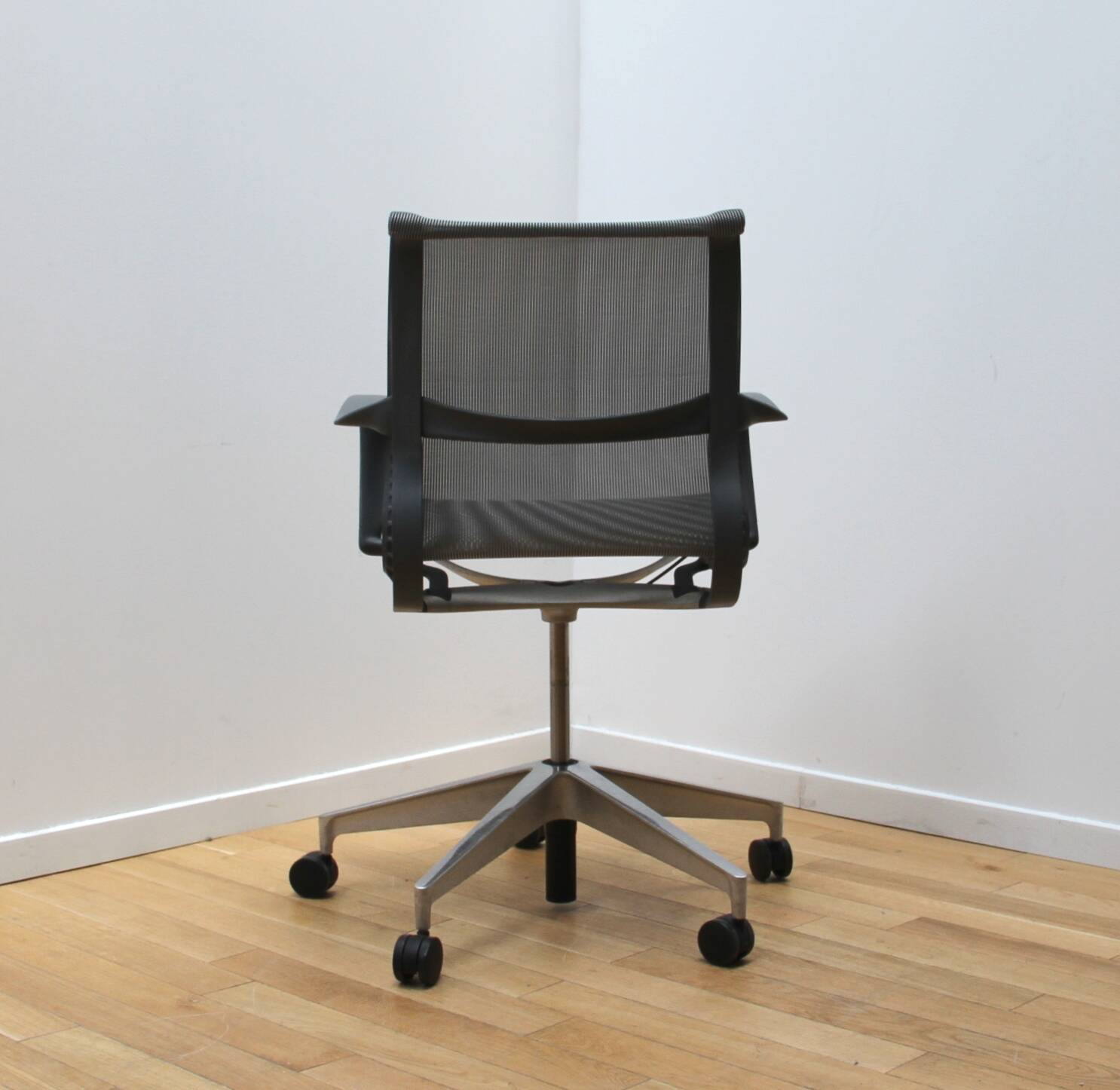 Set of 6 SETU office chairs, Herman Miller