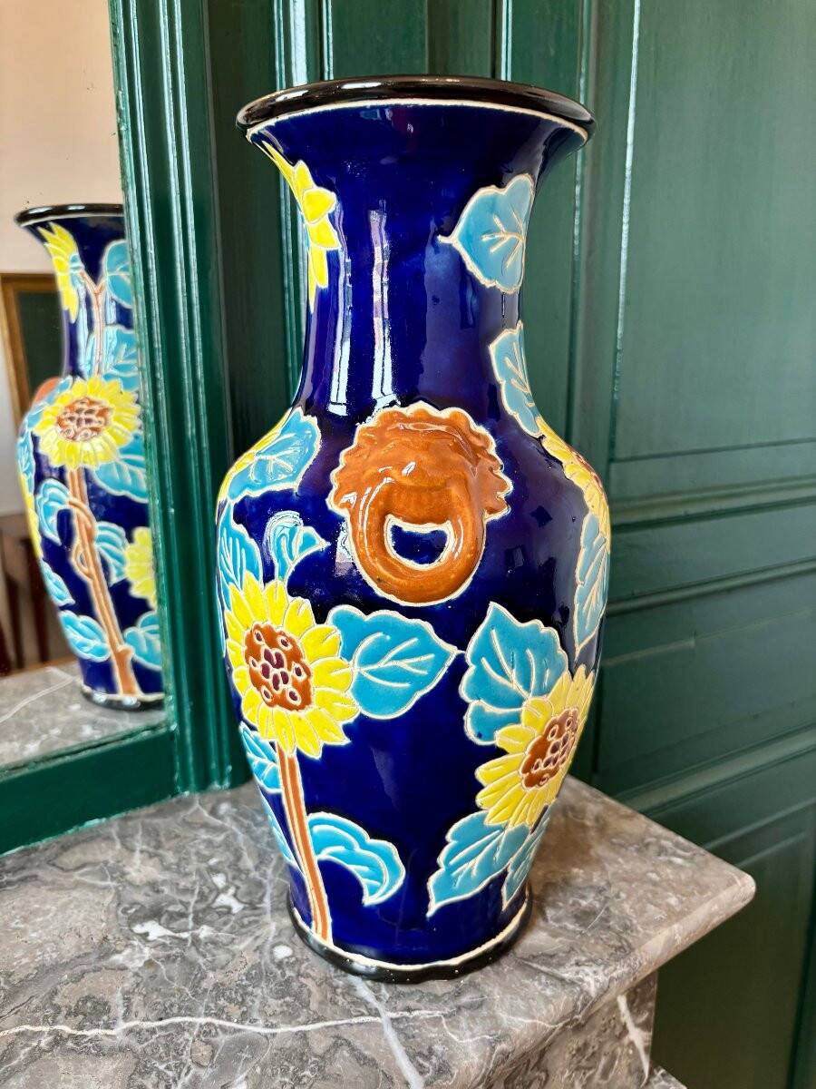 Ceramic vase with sunflowers