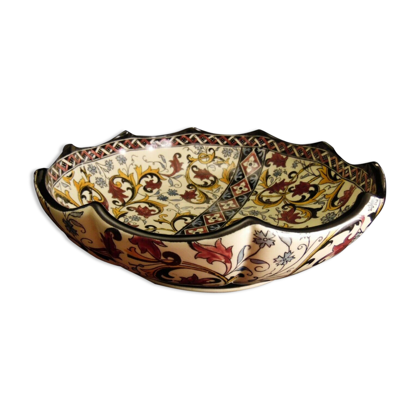 Gien's round earthenware dish