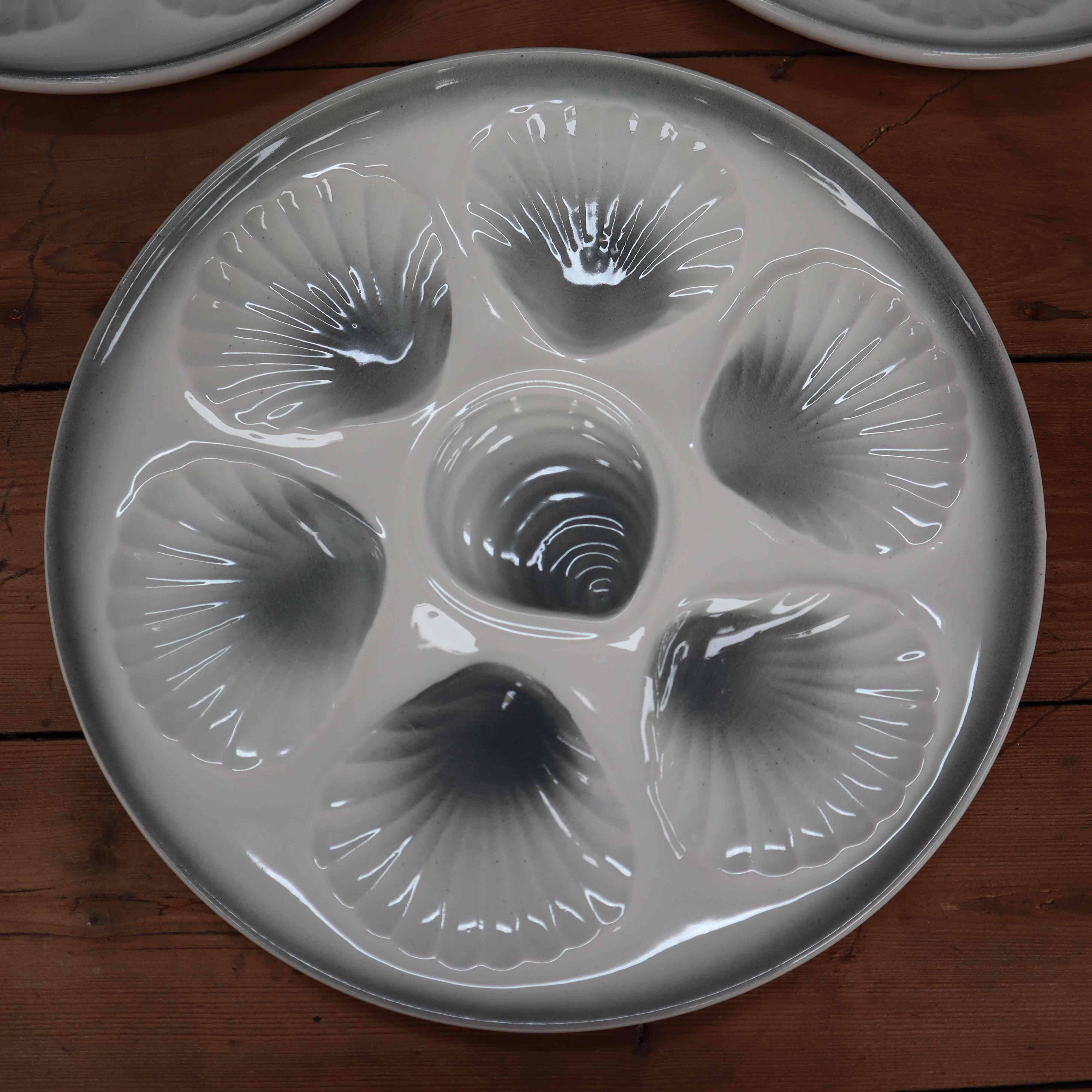 8 oyster plates Moulin des Loups Orchies