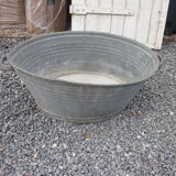 Zinc oval basin