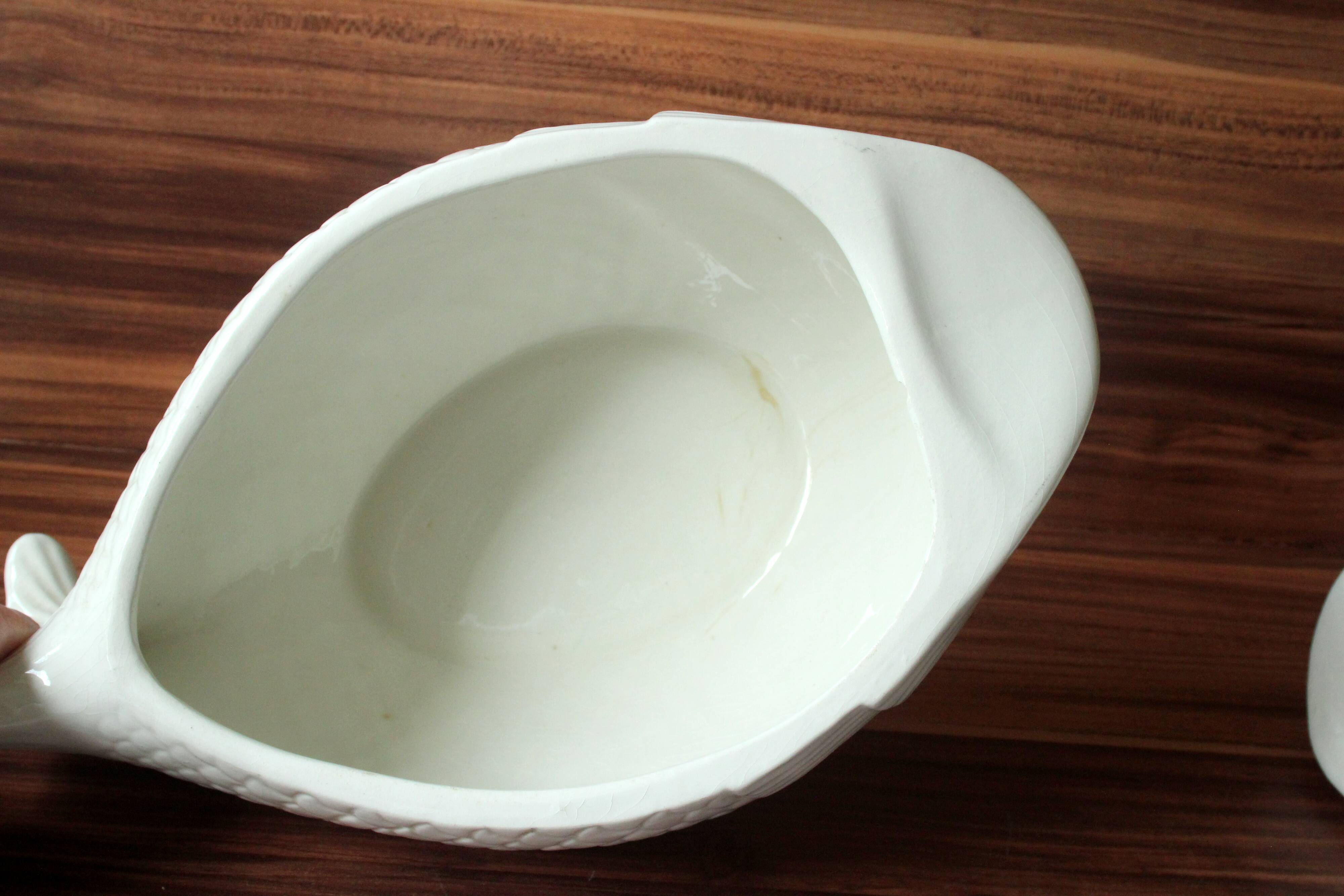 Large white fish shaped ceramic terrine - tureen with lid - Vintage