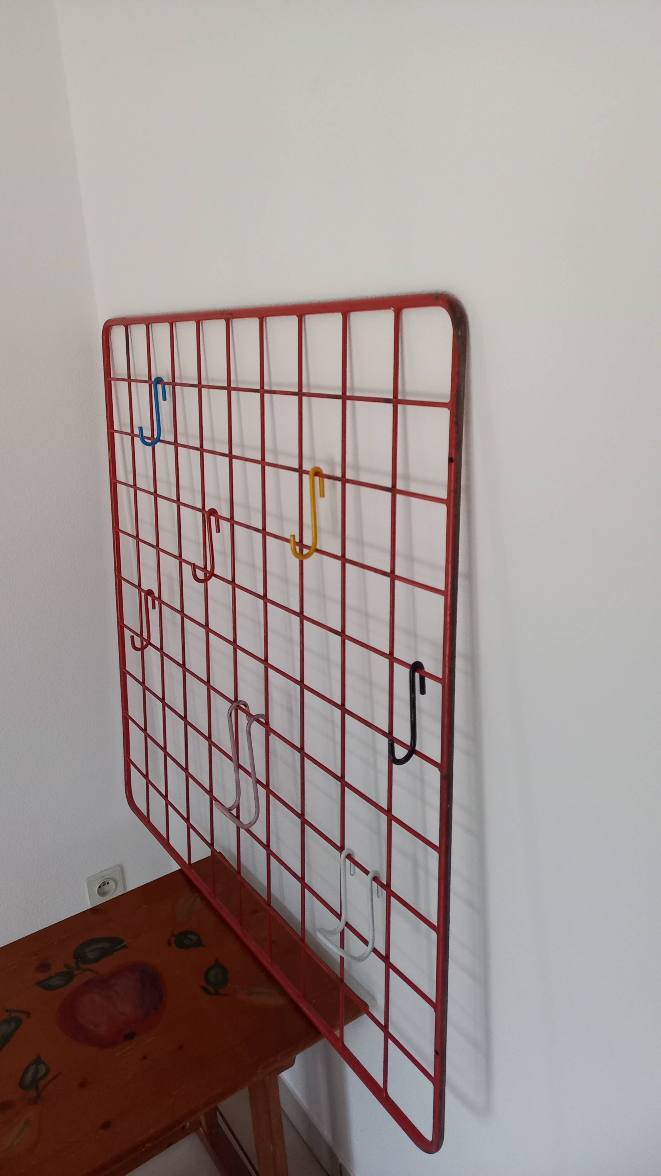 Porte manteau vintage grille par Karl Fichtel des années 60