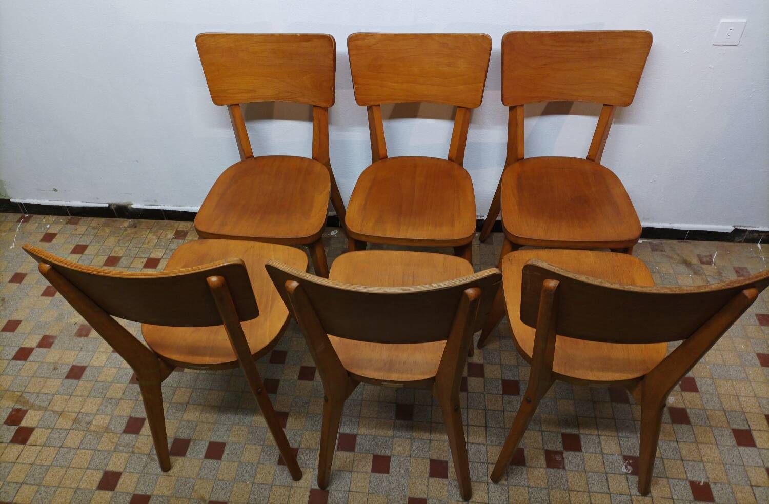 Lot de 6 chaises en bois Monobloc vintage