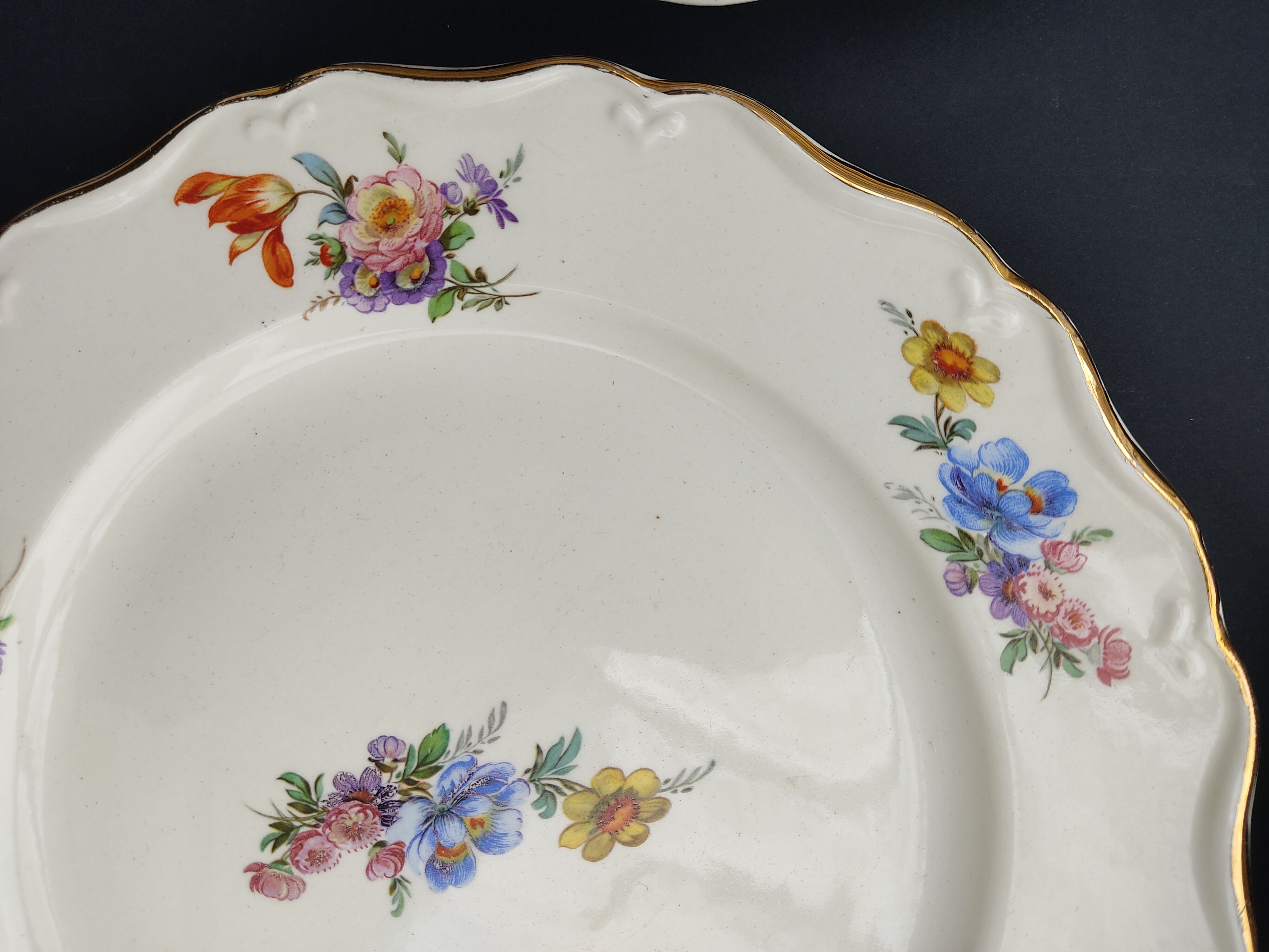 Set of 12 flower plates Boch brothers
