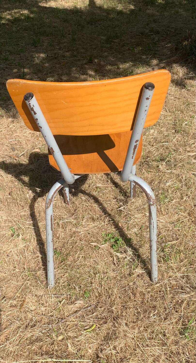Adult model school chair