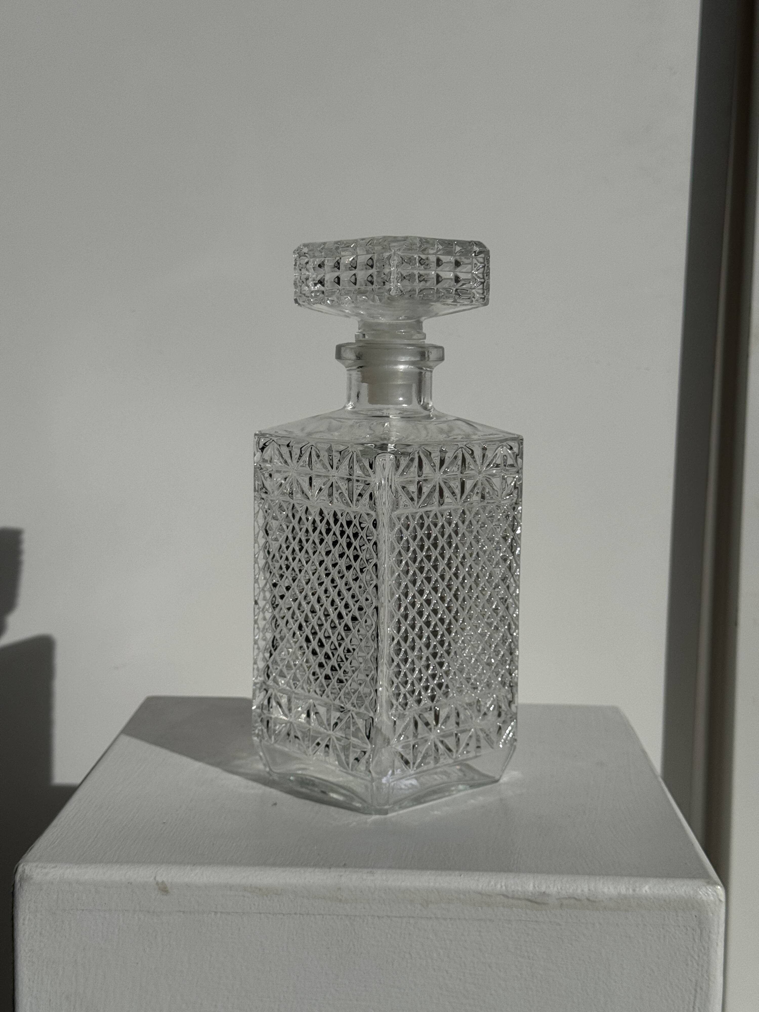 Vintage glass whisky carafe with diamond points H23 L9