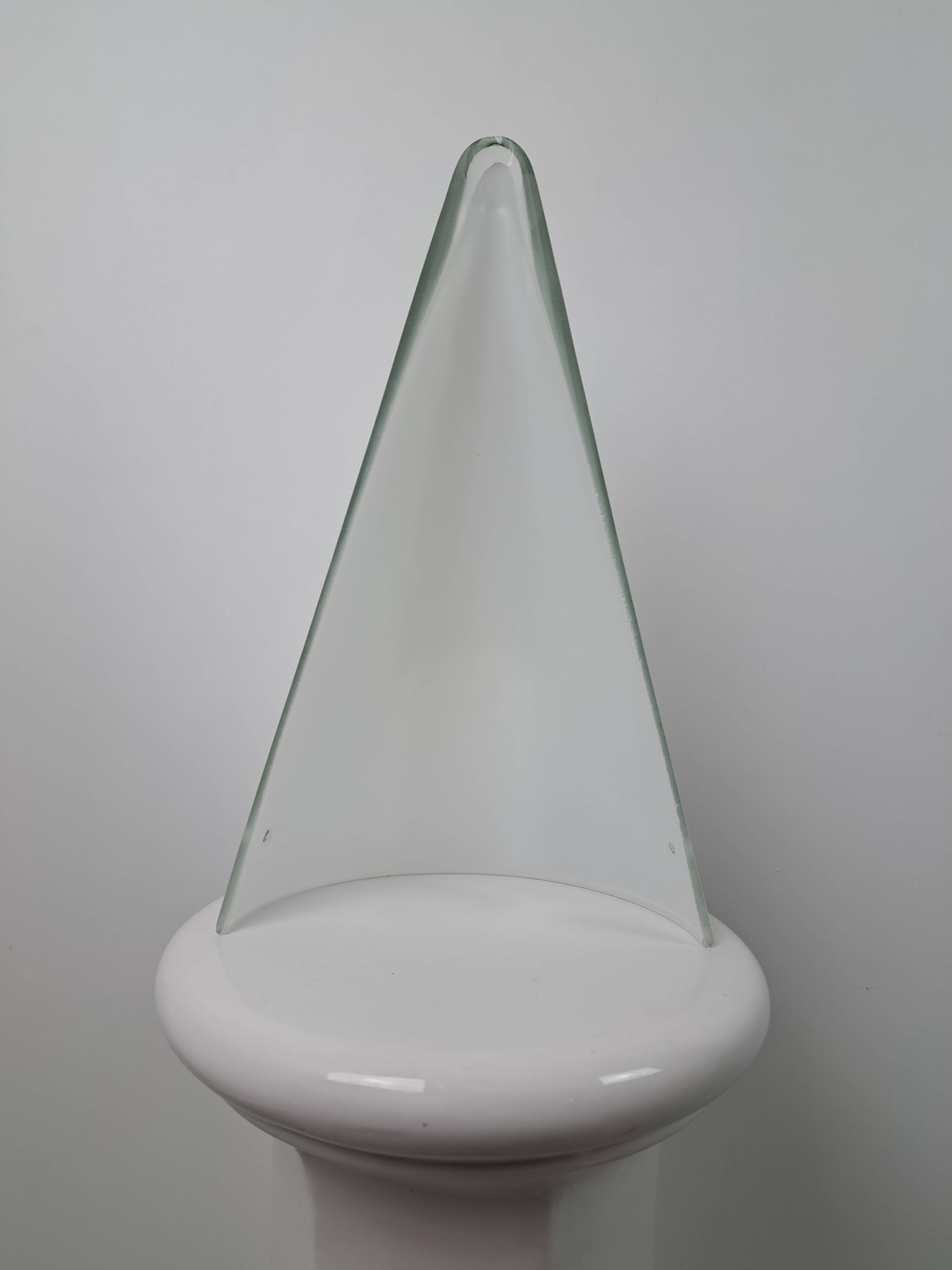 Lampe à poser vintage SCE verre opalin – modèle Tipi