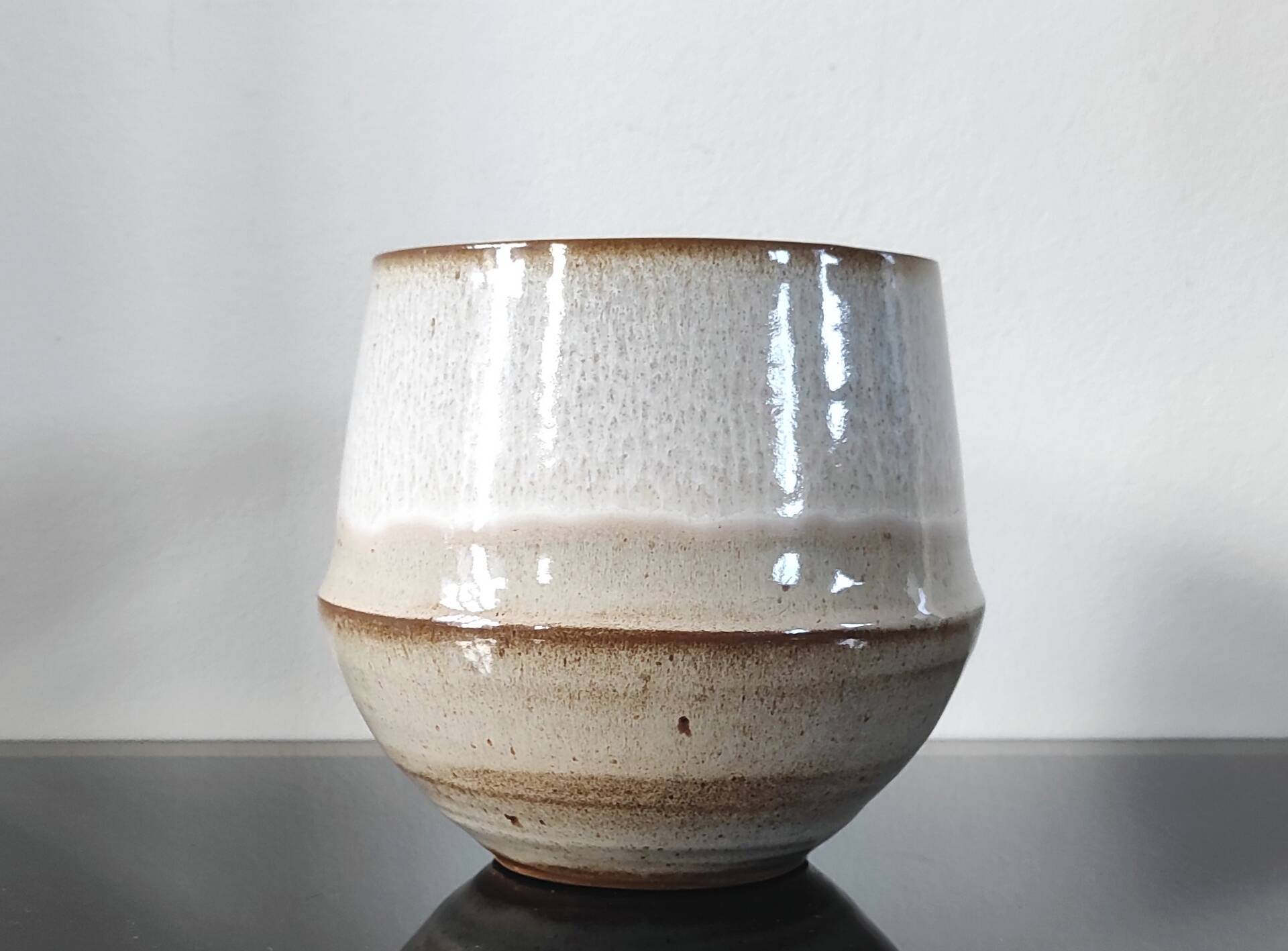 Vintage cache-pot in glazed stoneware