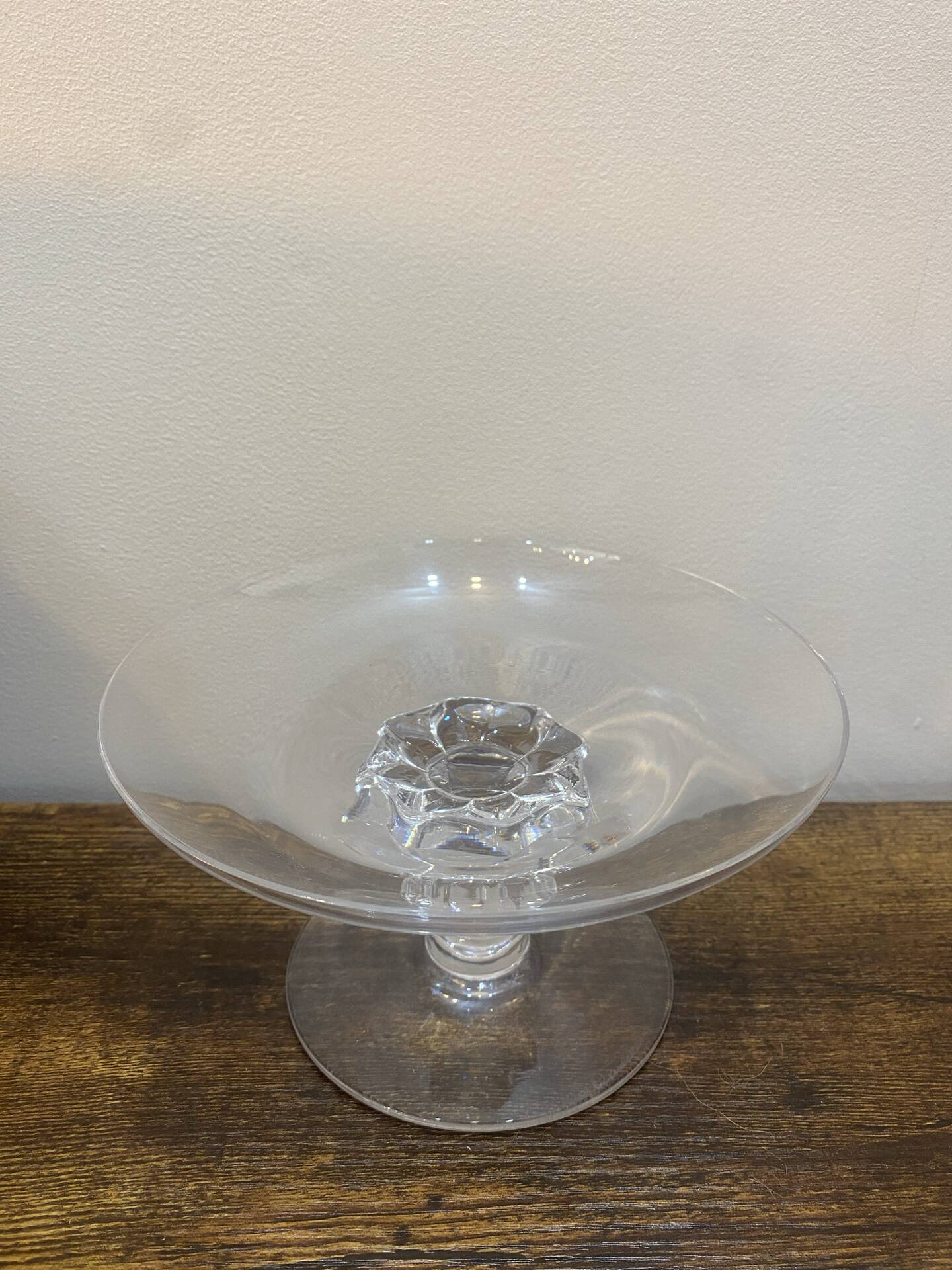Footed coupe Daum France in signed crystal – Vintage centrepiece