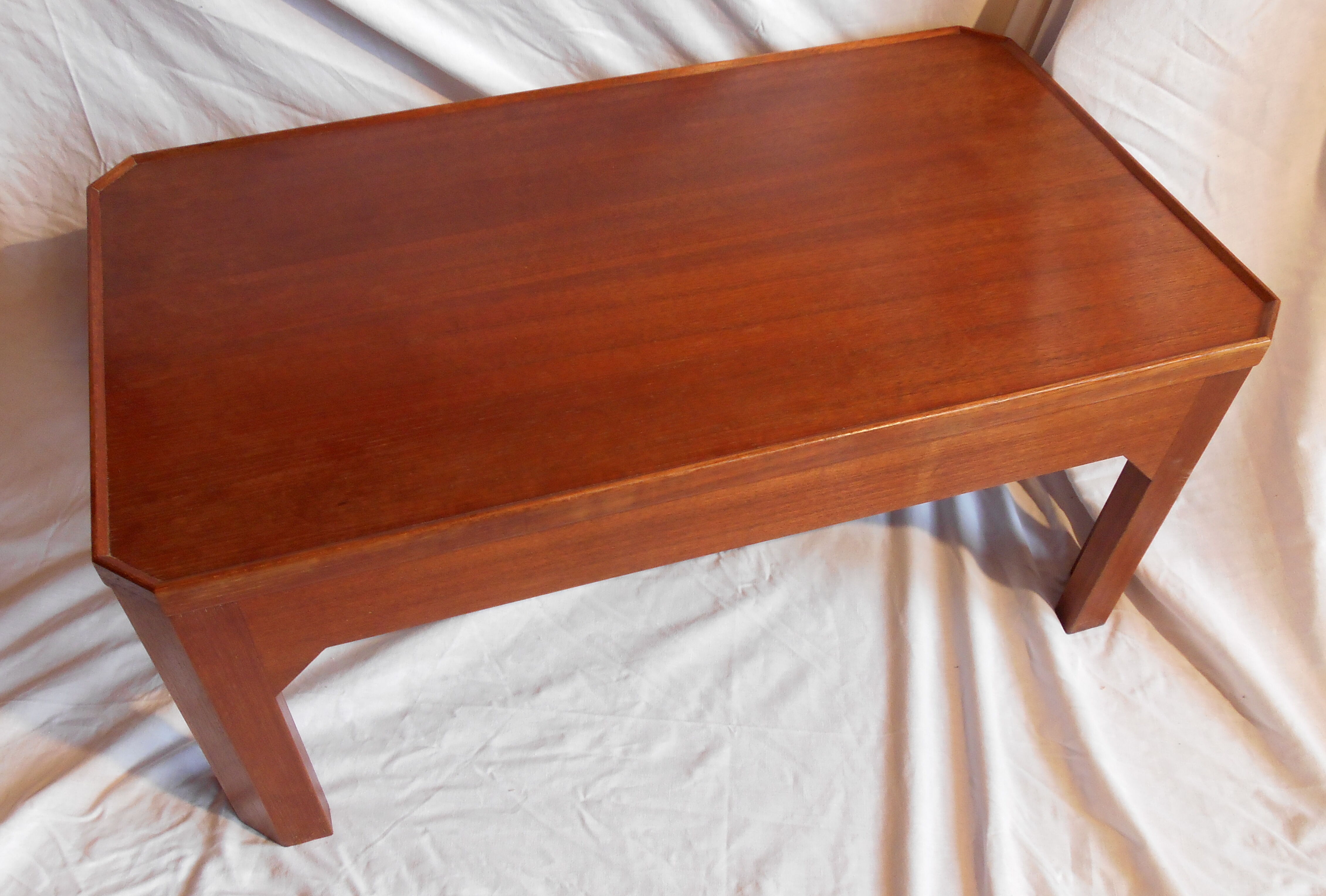 Coffee table mahogany