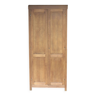 Rare primary school armoire in solid oak. 1920s/30s. Superb condition.
