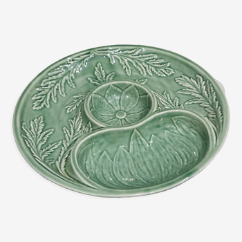 Dish or plate with ceramic compartments Bordallo Pinheiro green vegetal pattern