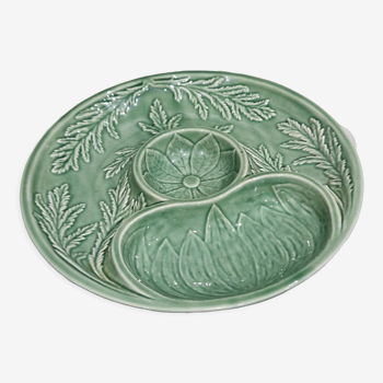 Plat ou assiette à compartiments en ceramique Bordallo Pinheiro motif vegetal vert