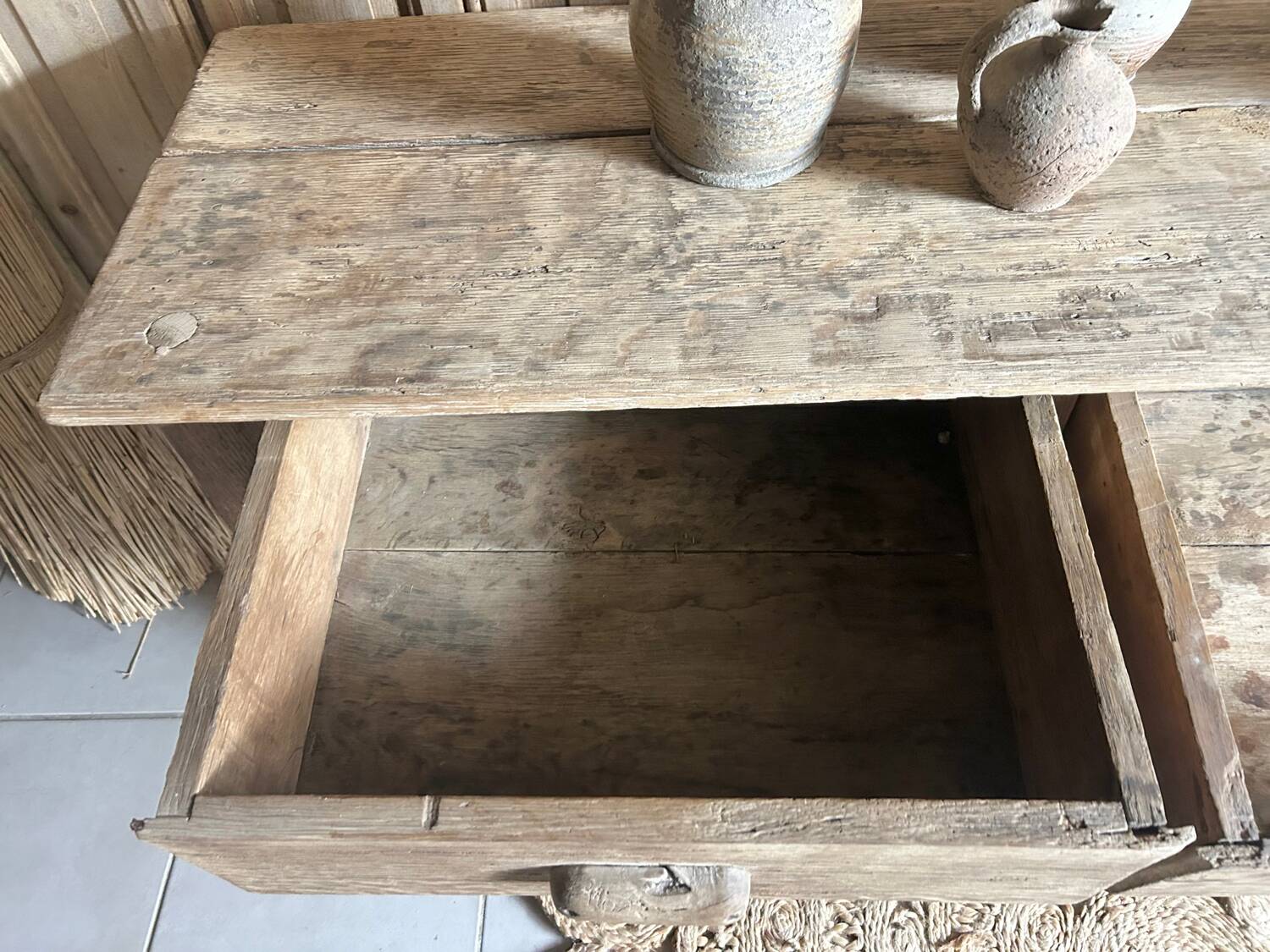 Ancienne table à cruche , console