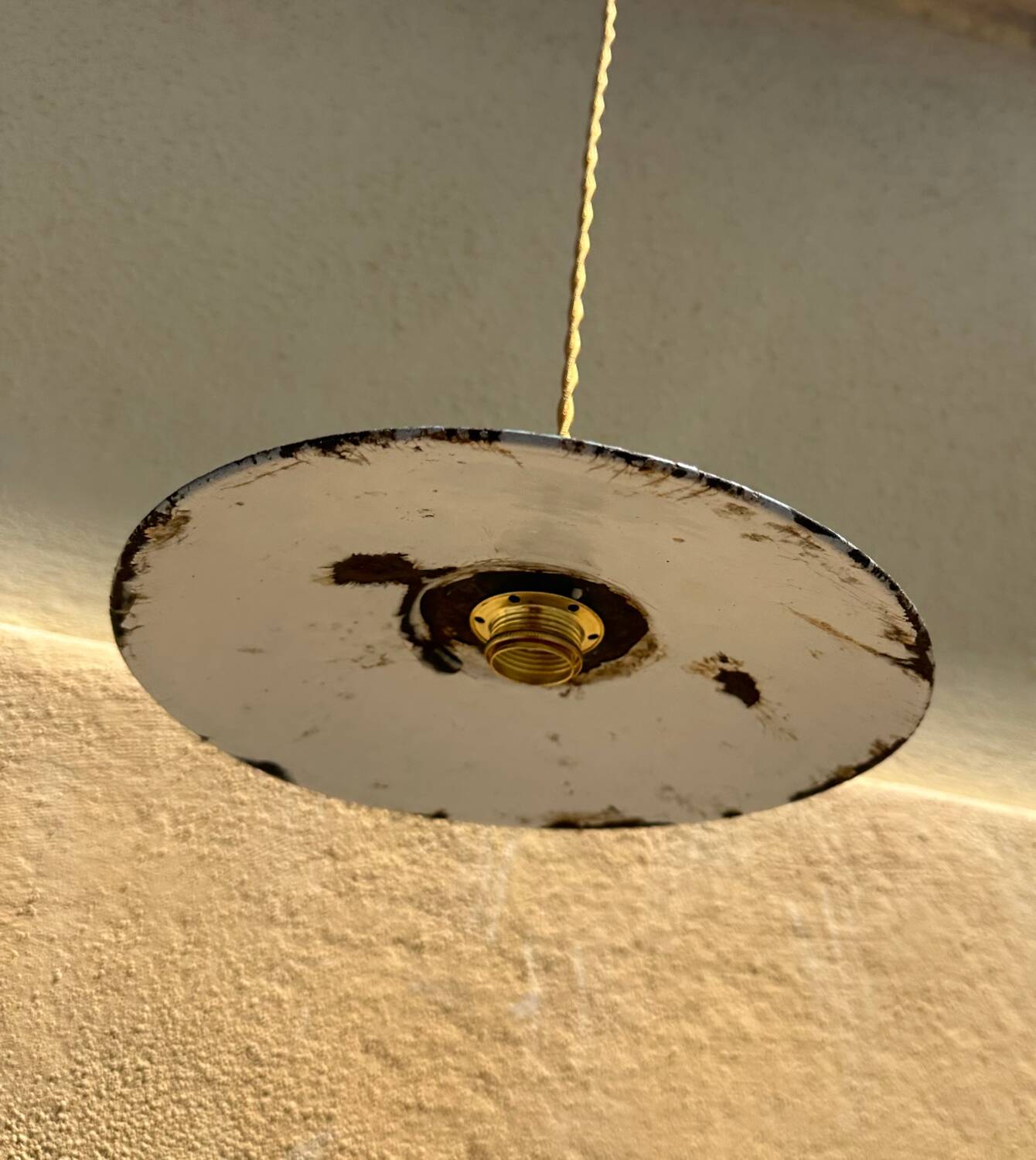 Vintage retro style enamelled sheet metal farmhouse pendant light