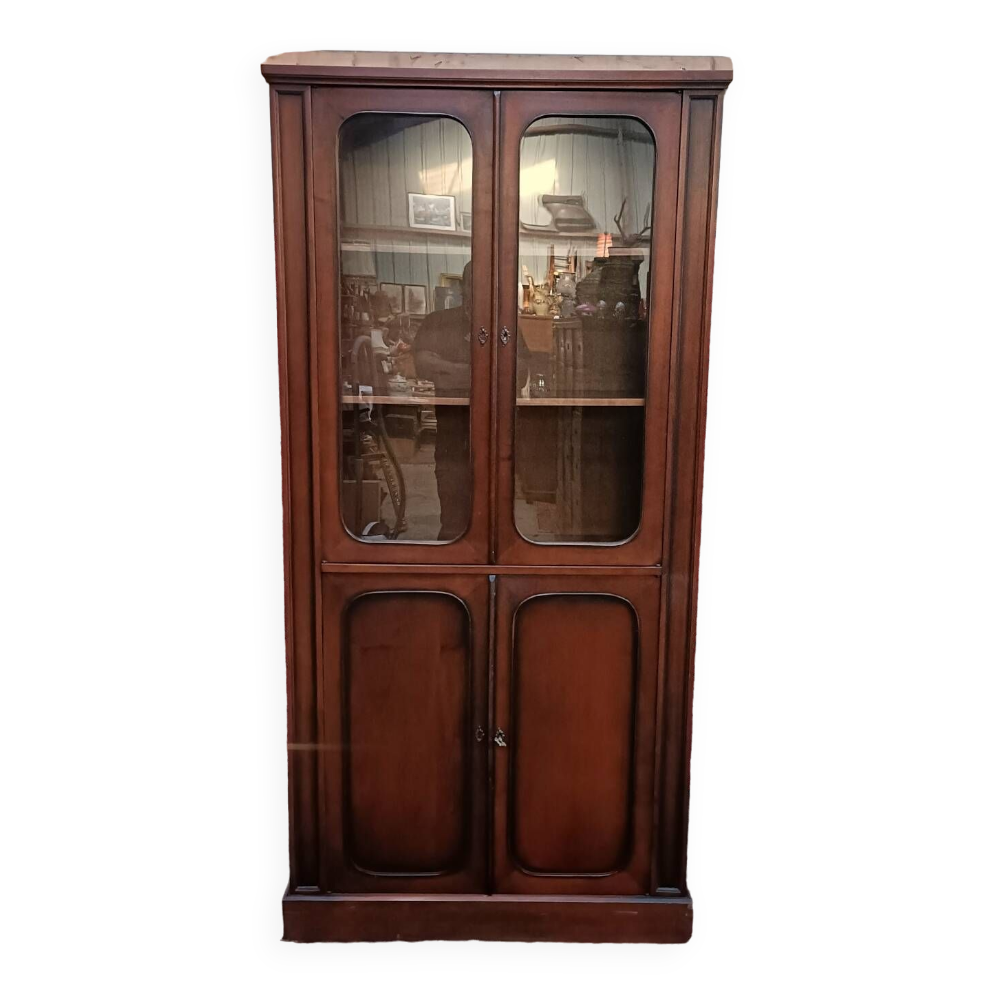 Vaisselier style classique avec partie vitrine