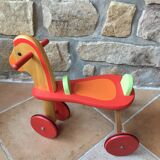 Carrier wooden horse for the little ones