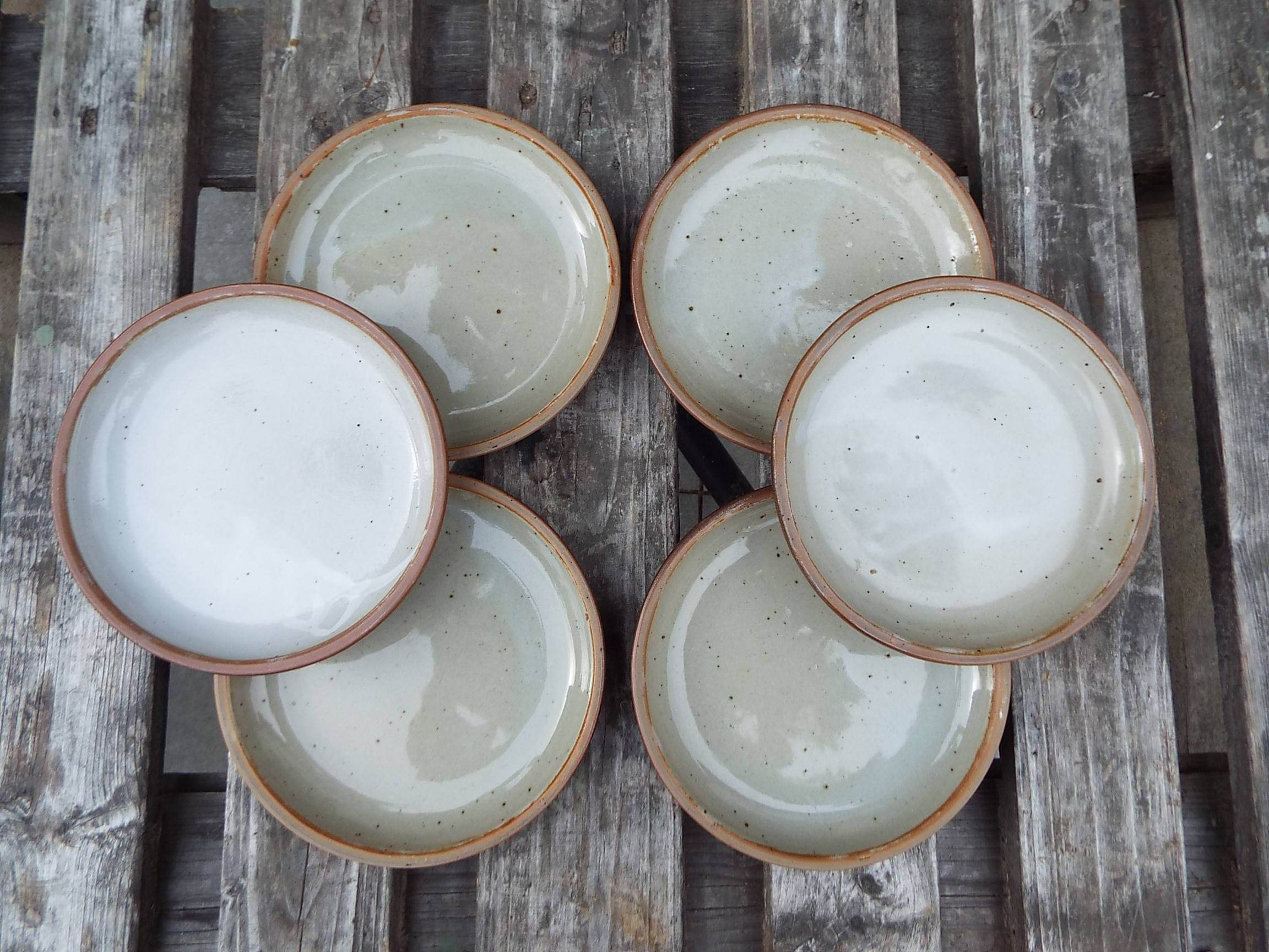 6 stoneware dessert plates