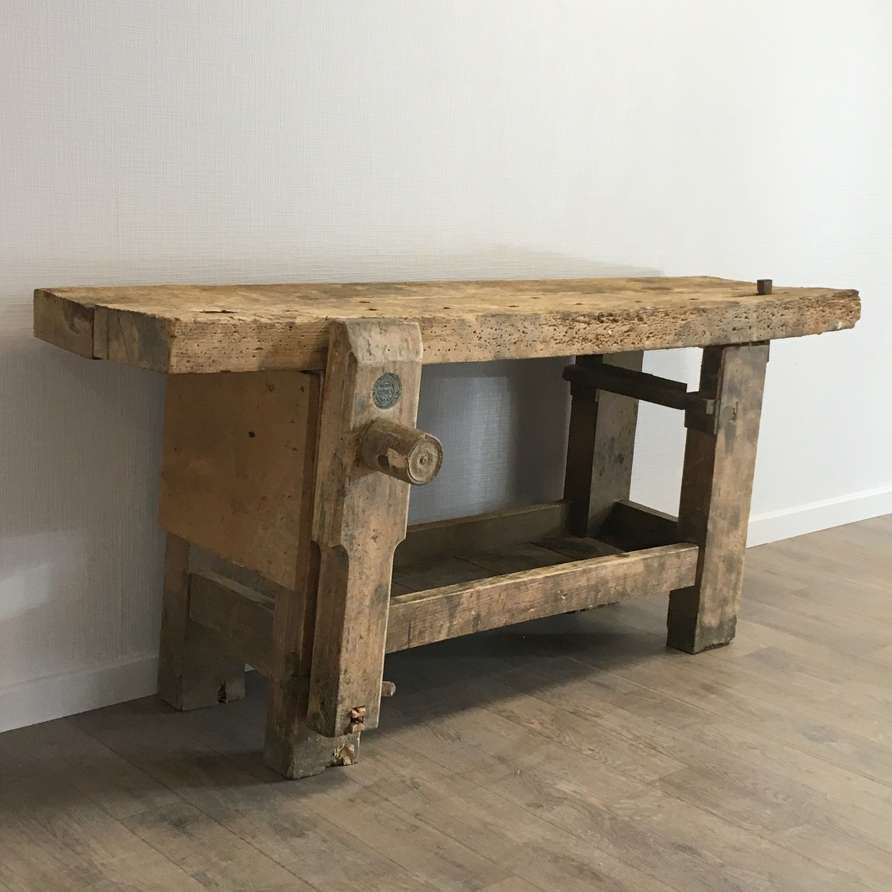 Ancien établi en bois