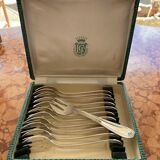 12 dessert forks, cake