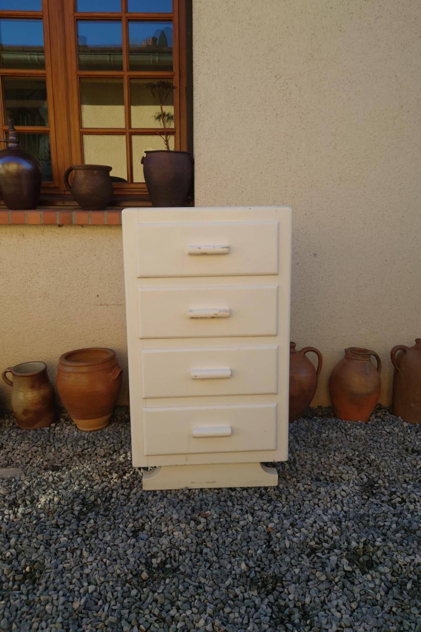 Art Deco chest of drawers in white painted wood with 4 drawers