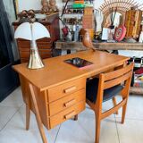 Vintage desk with tapered legs