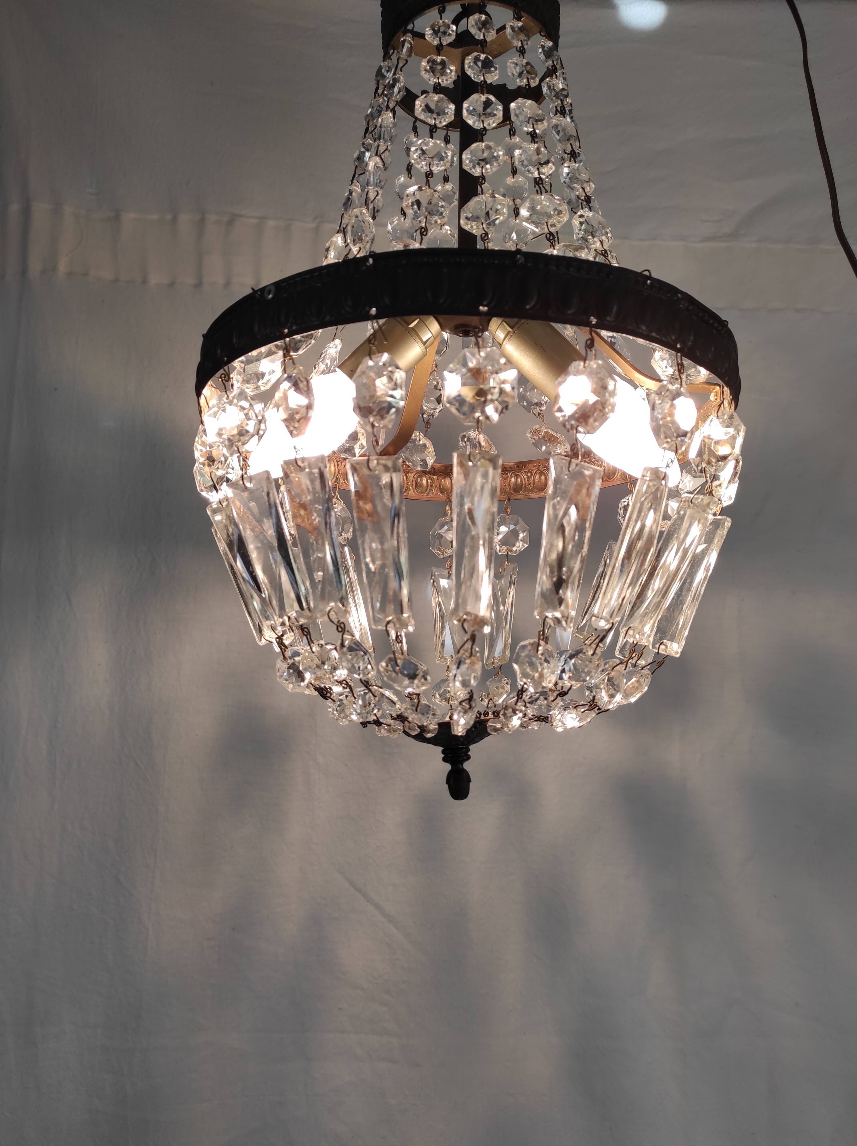 Hot air balloon chandelier and grapevines 2 lights