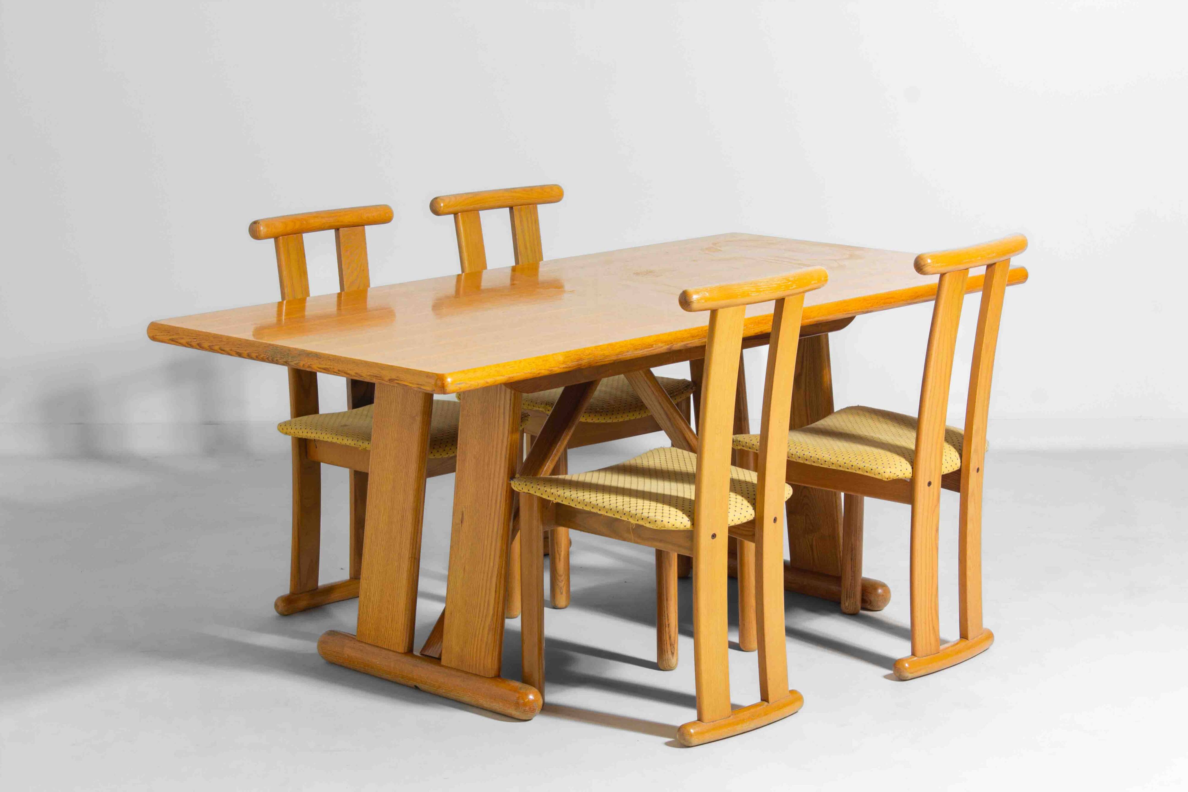 Set of postmodern high-back Italian dining chairs, 1980s