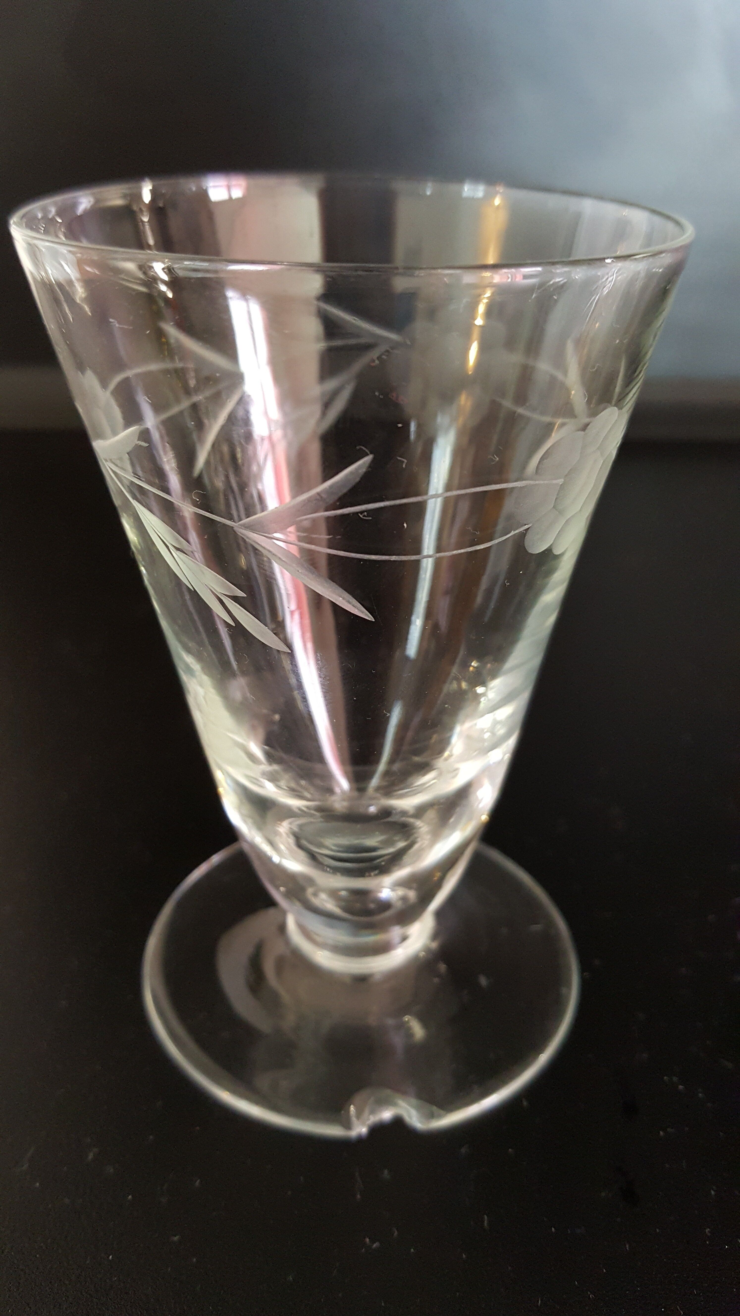 6 Verres ancien  soufflé et ciselé