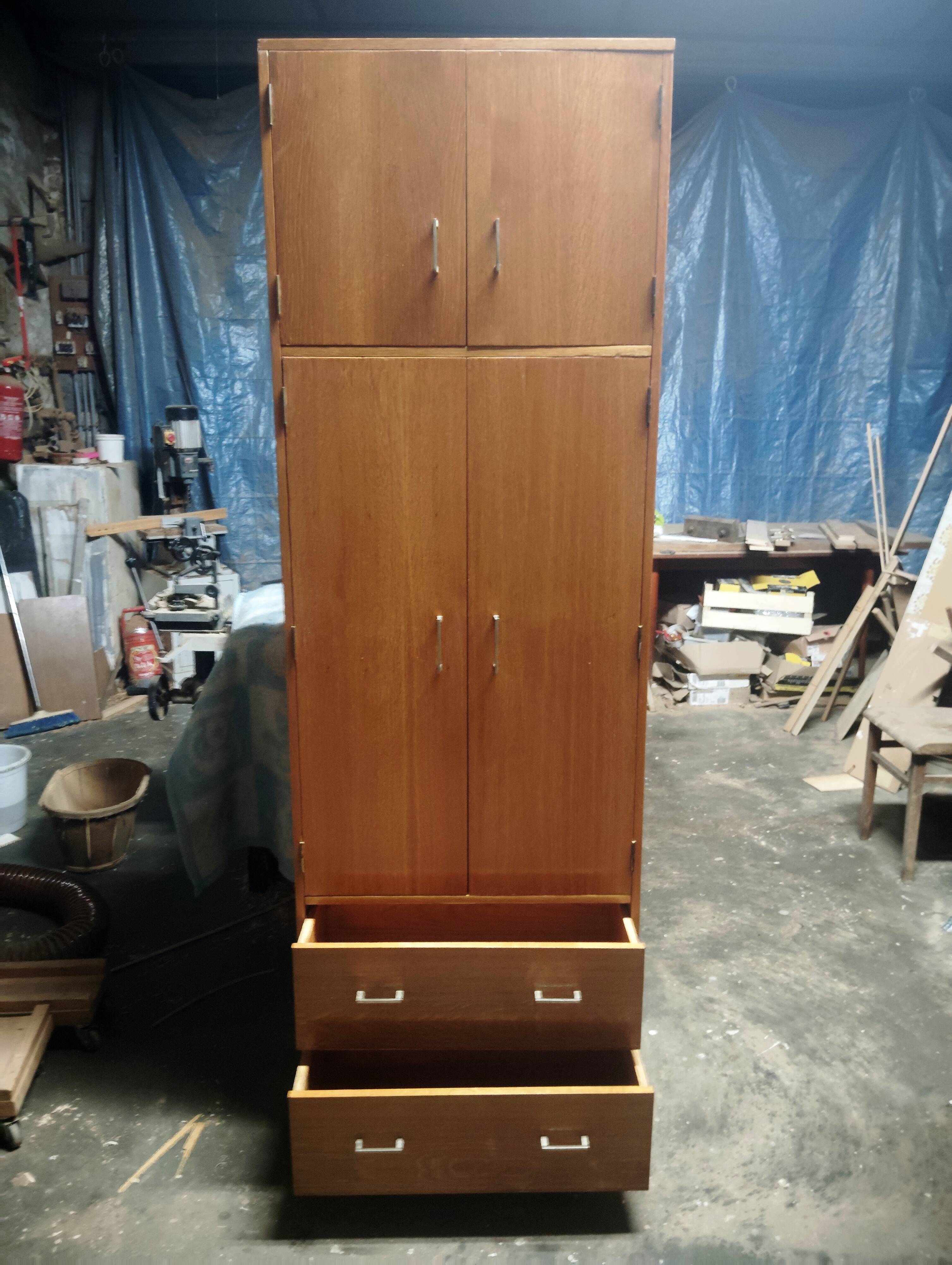 Armoire années 60 vintage faible largeur
