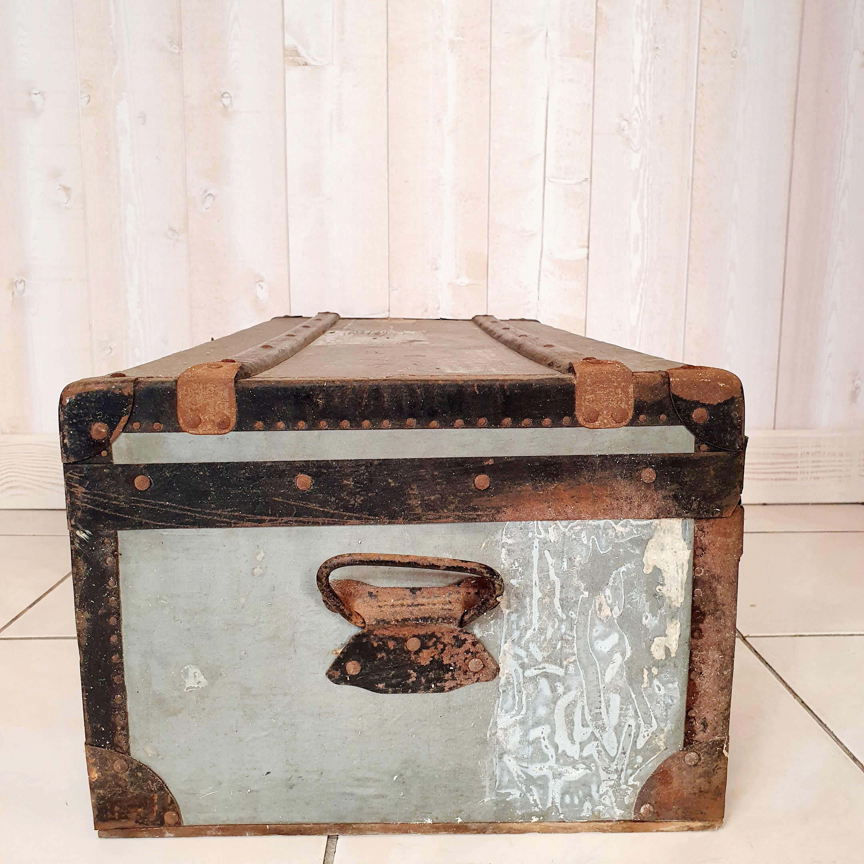 Military malle of an auxiliary war doctor 14-18