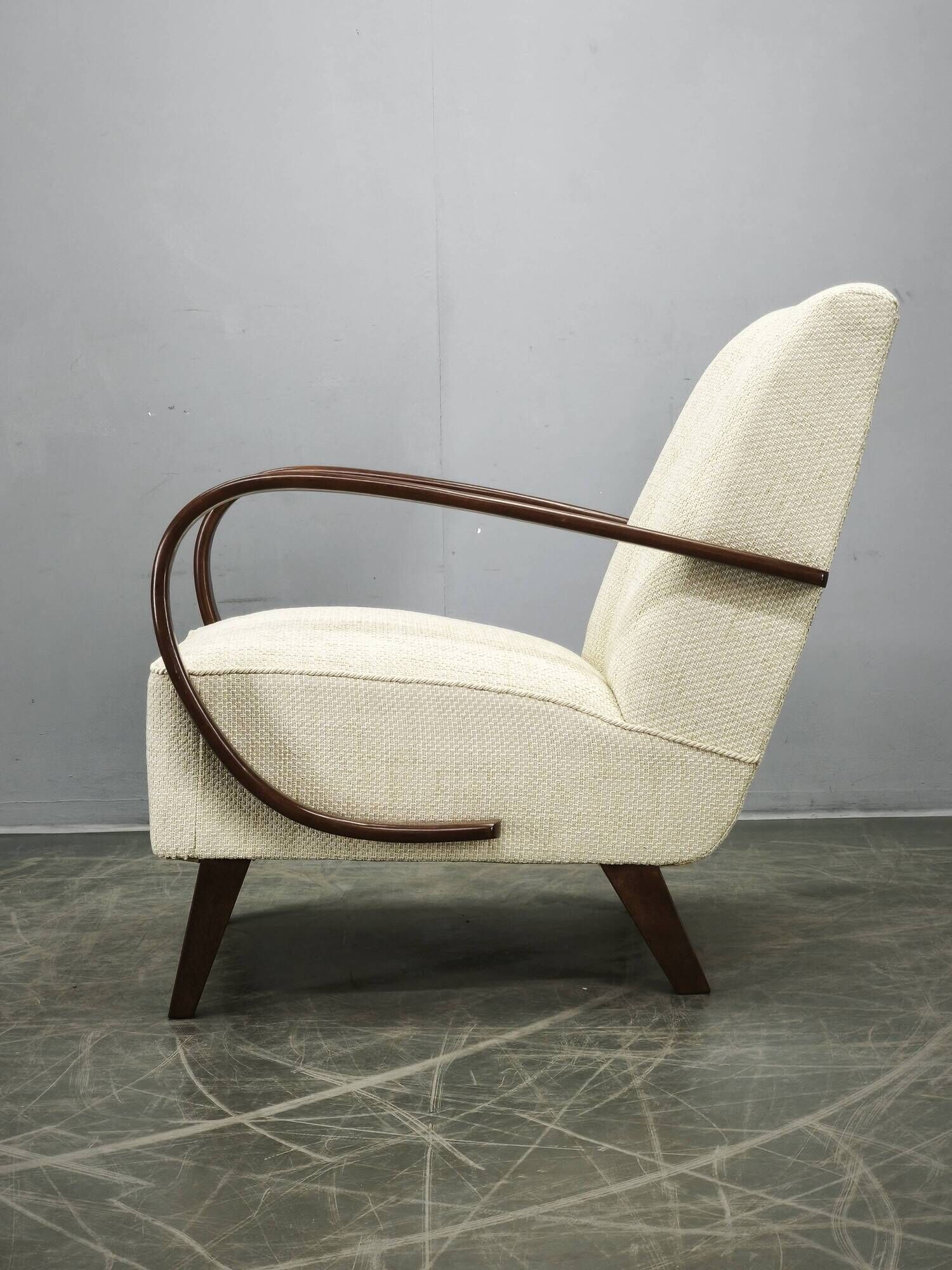 Jindřich Halabala Art Deco Bentwood Armchair, Czechoslovakia 1940s