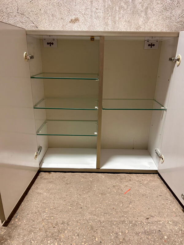 Armoire à pharmacie vintage