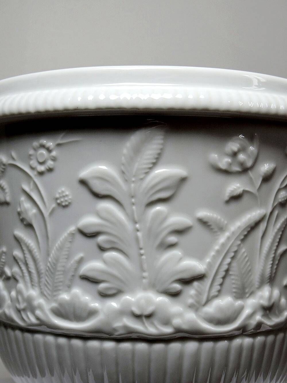 Large Haviland Limoges porcelain flowerpot / champagne bucket reproduction St Cloud