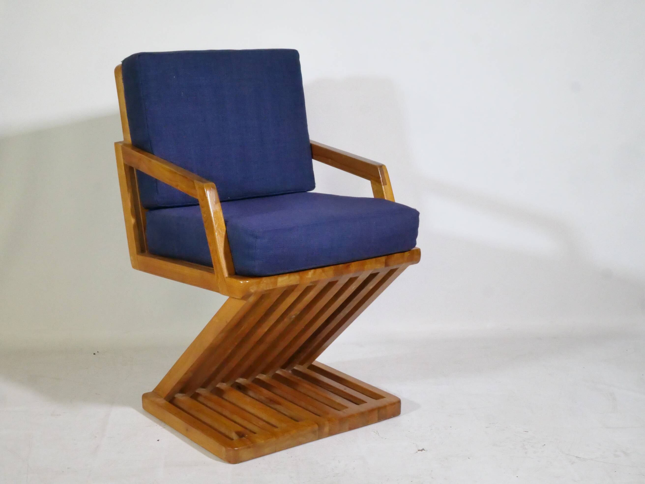 Mid-Century Design Z-Shaped Armchair in Cherry Wood, 1970s