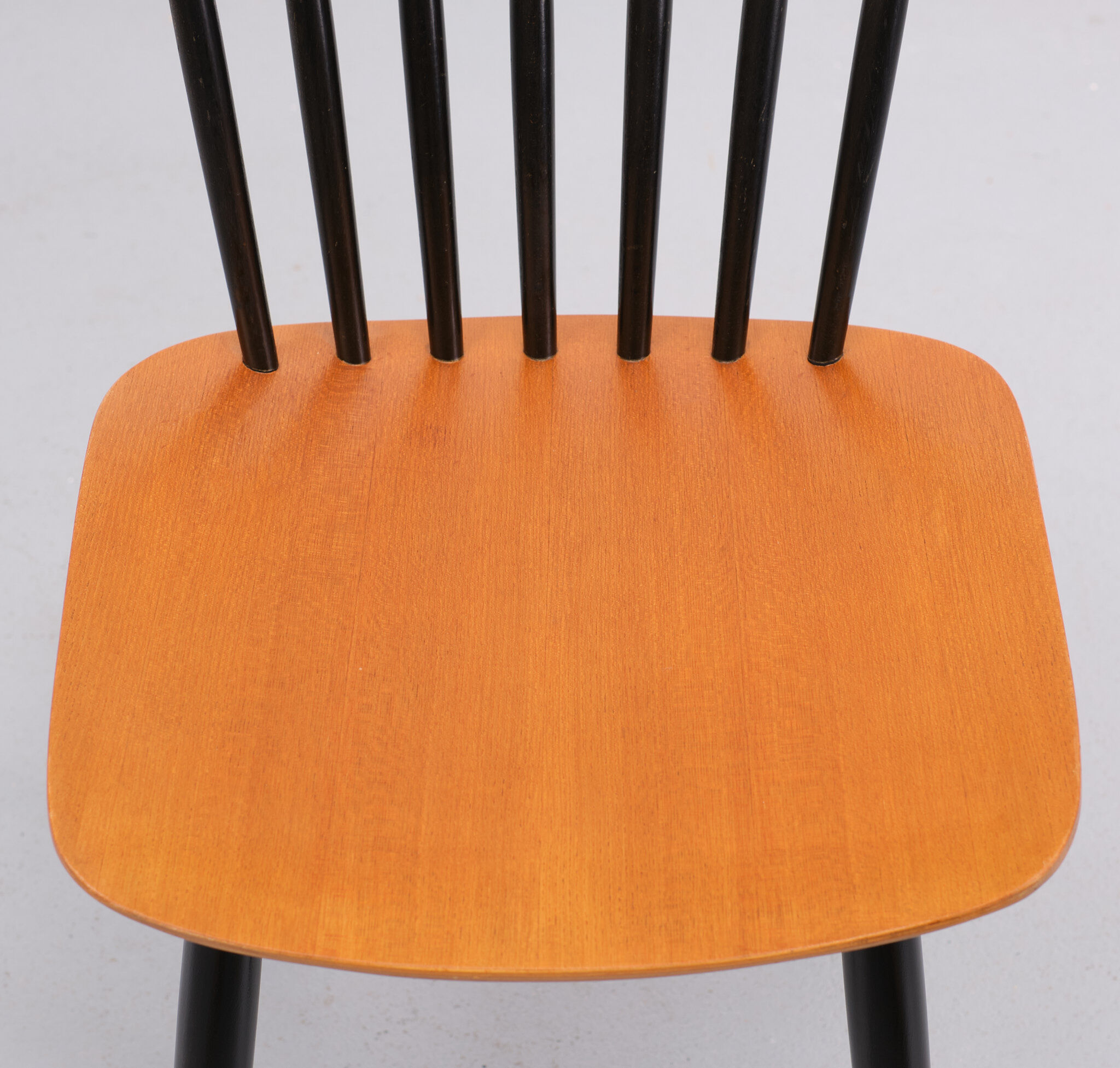 Set off 7 spindle back dining chairs, 1960s
