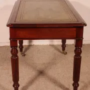 flat desk with two drawers from the early 19th century in mahogany - England circa 1