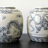 Pair of vases decorated with dragons