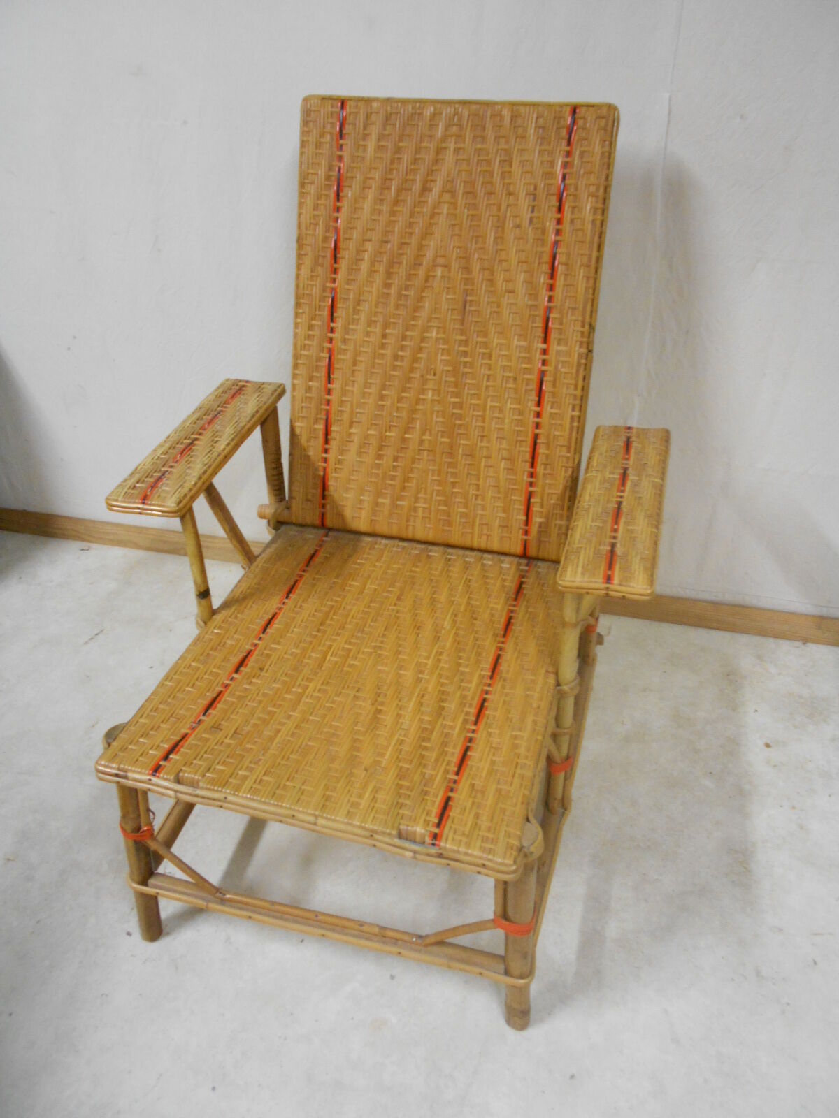 Wicker and rattan lounger