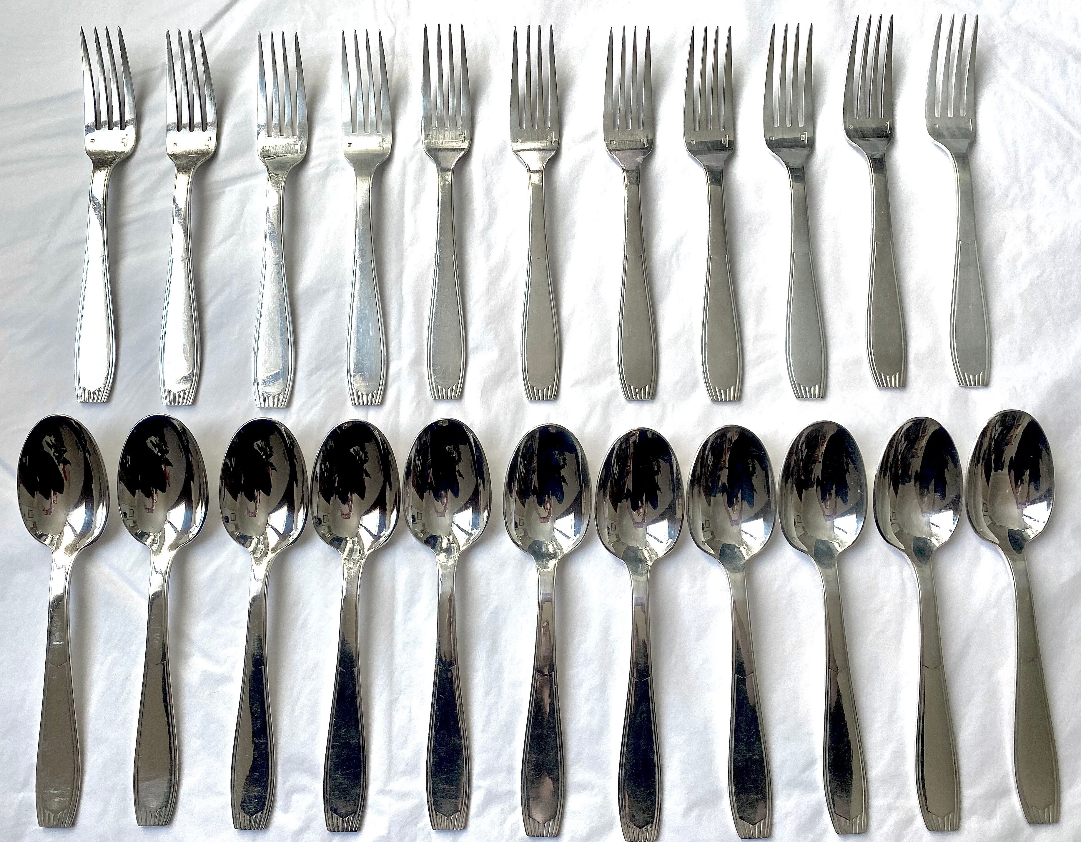 Christofle cutlery set - 11 fourchettes de table et 11 cuillères à soupe - Art déco - Métal argenté