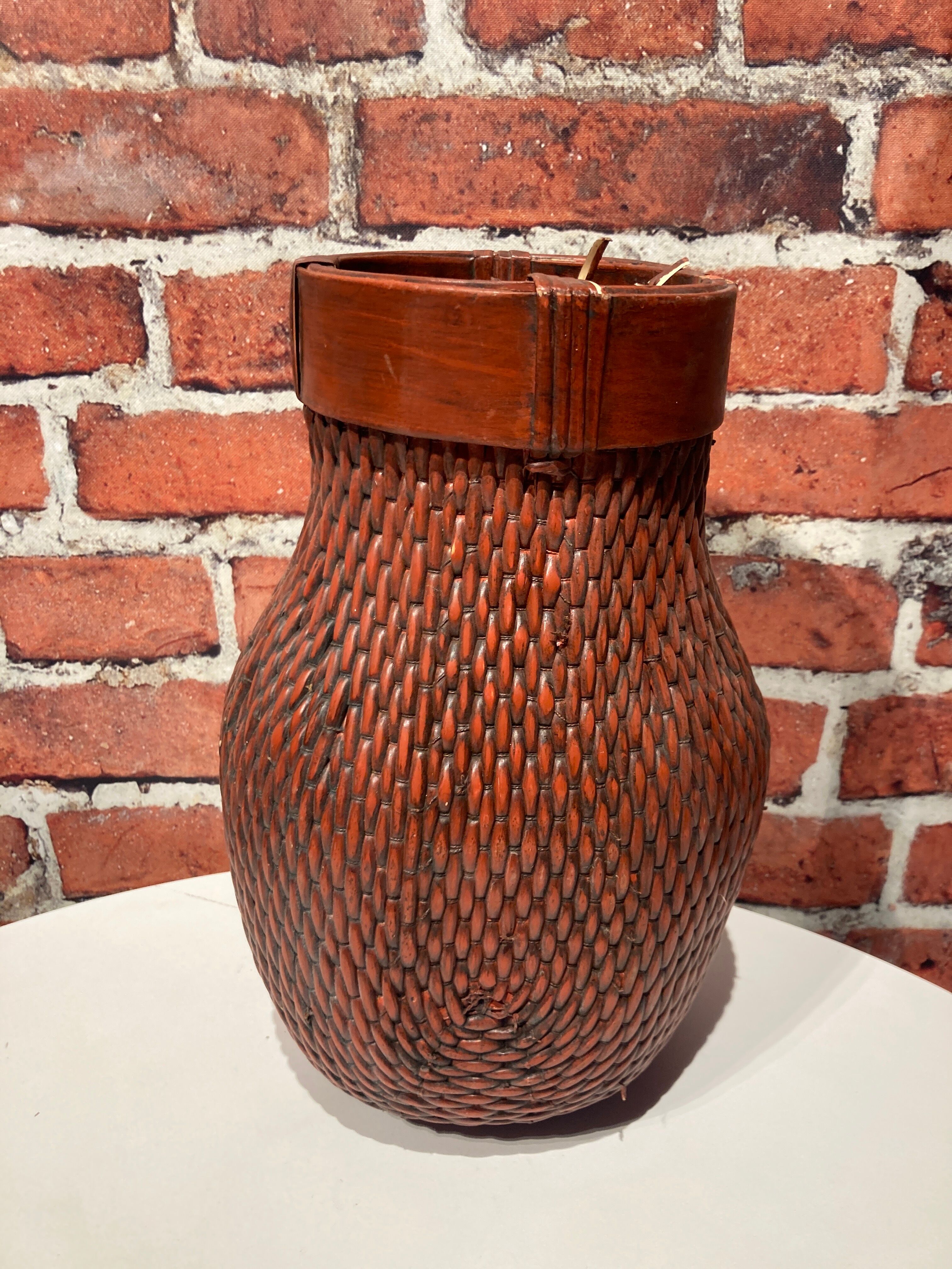 Wicker jar