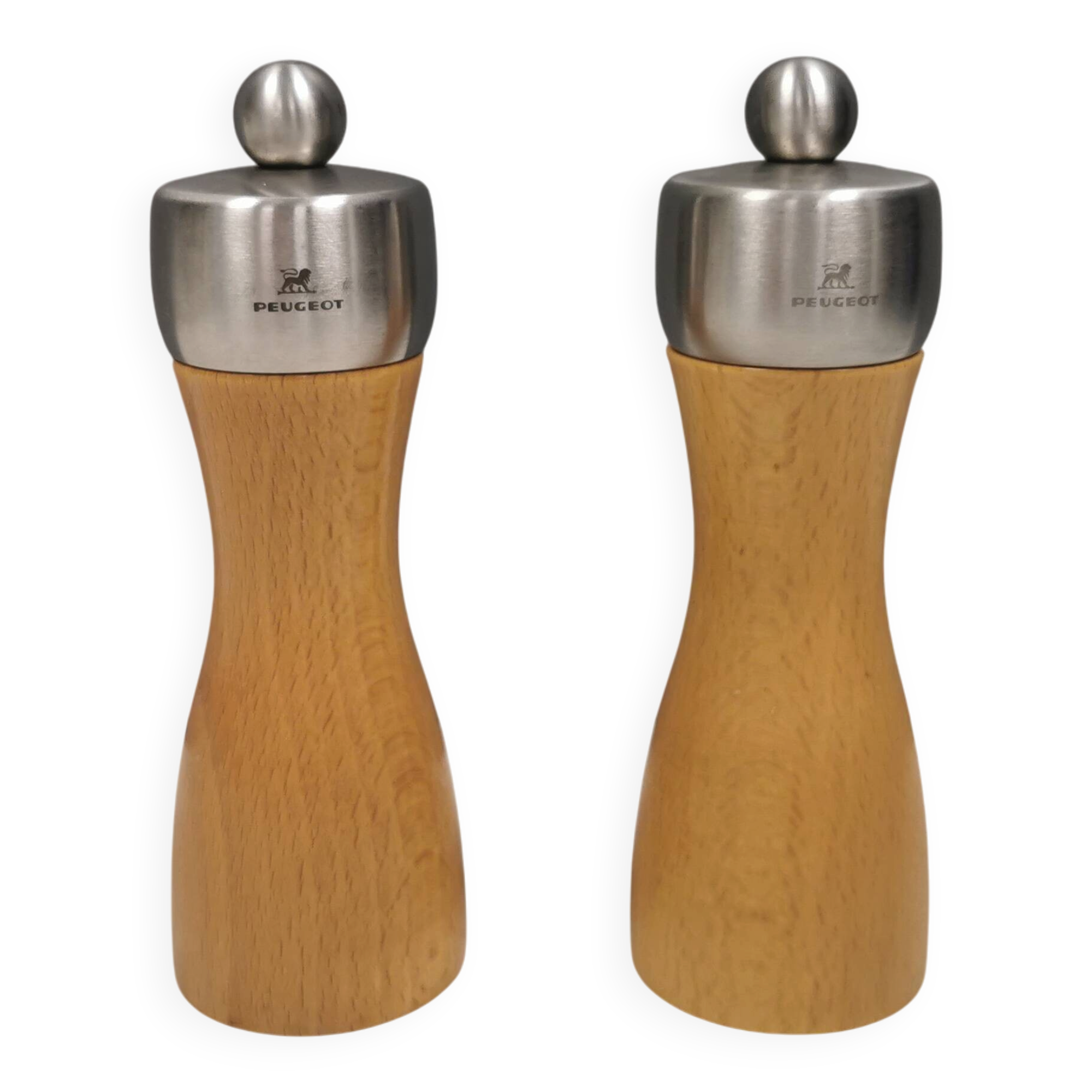 Salt and pepper set with Peugeot grinder.