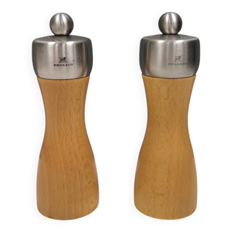 Salt and pepper set with Peugeot grinder.