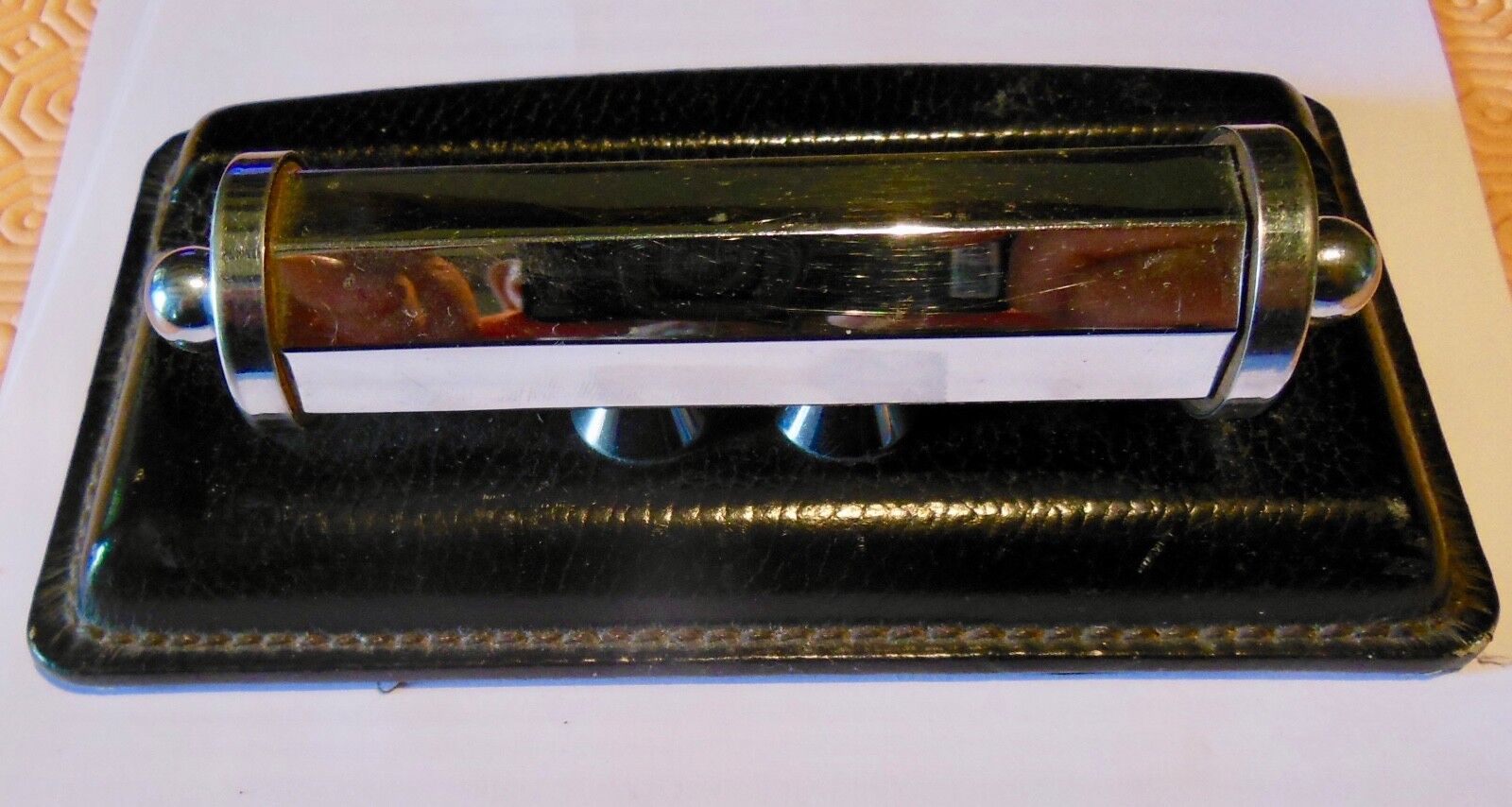 Ancien calendrier perpétuel de bureau vintage socle cuir