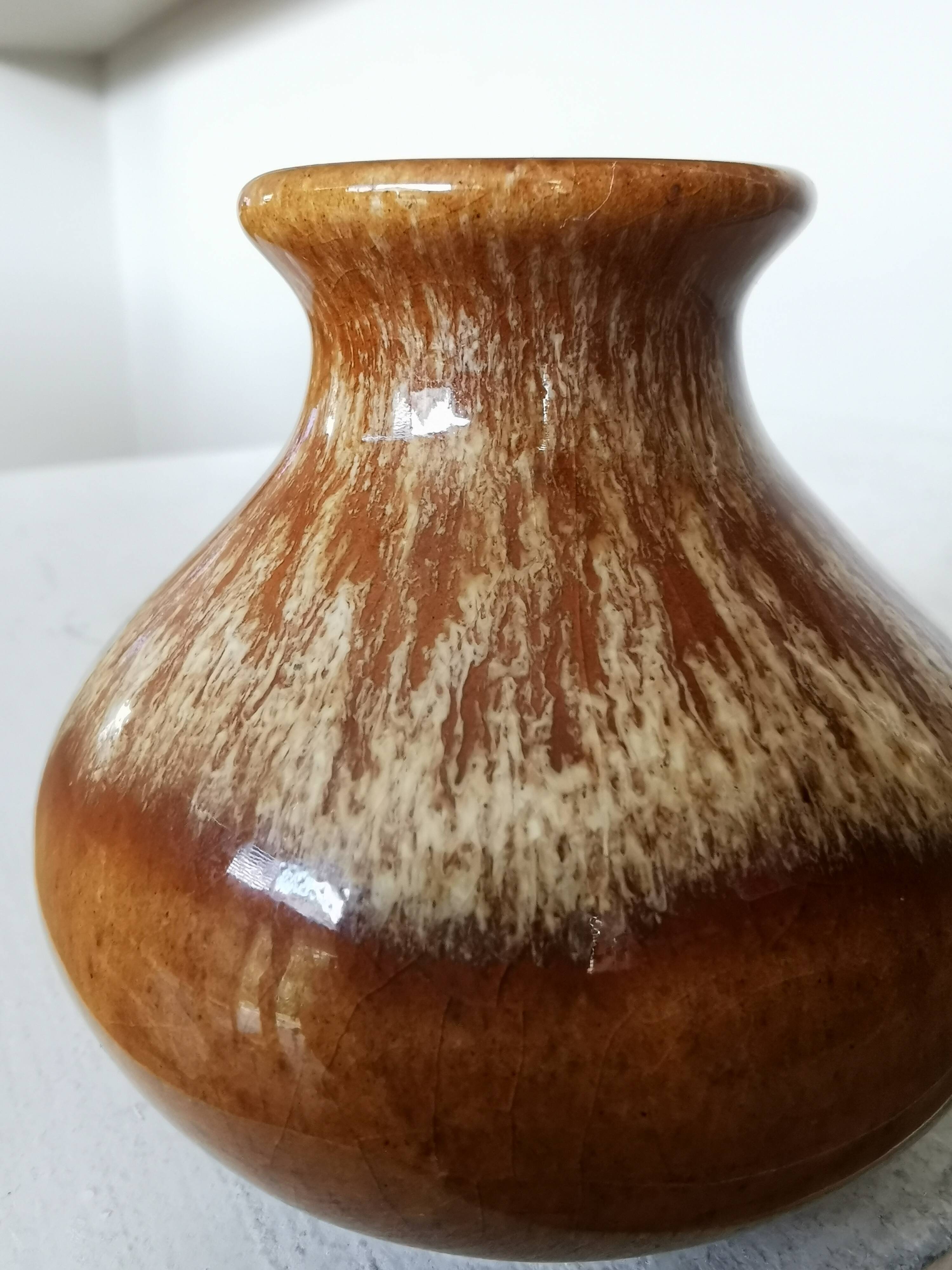 Vase vintage en céramique brune : décoration bohème yougoslave des années 1970