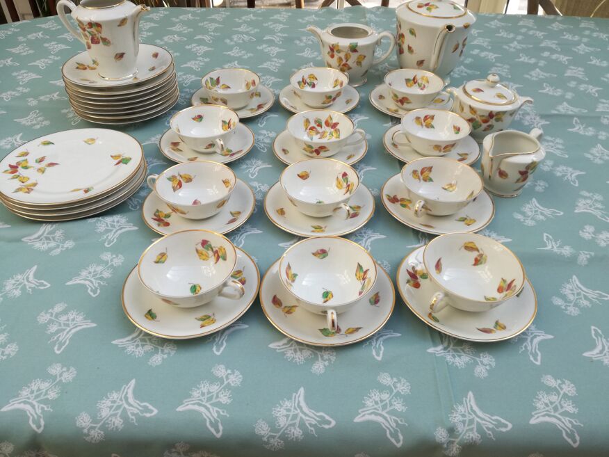 Service thé ou café et assiettes à gateau pour 12 personnes Porcelaine  Limoges