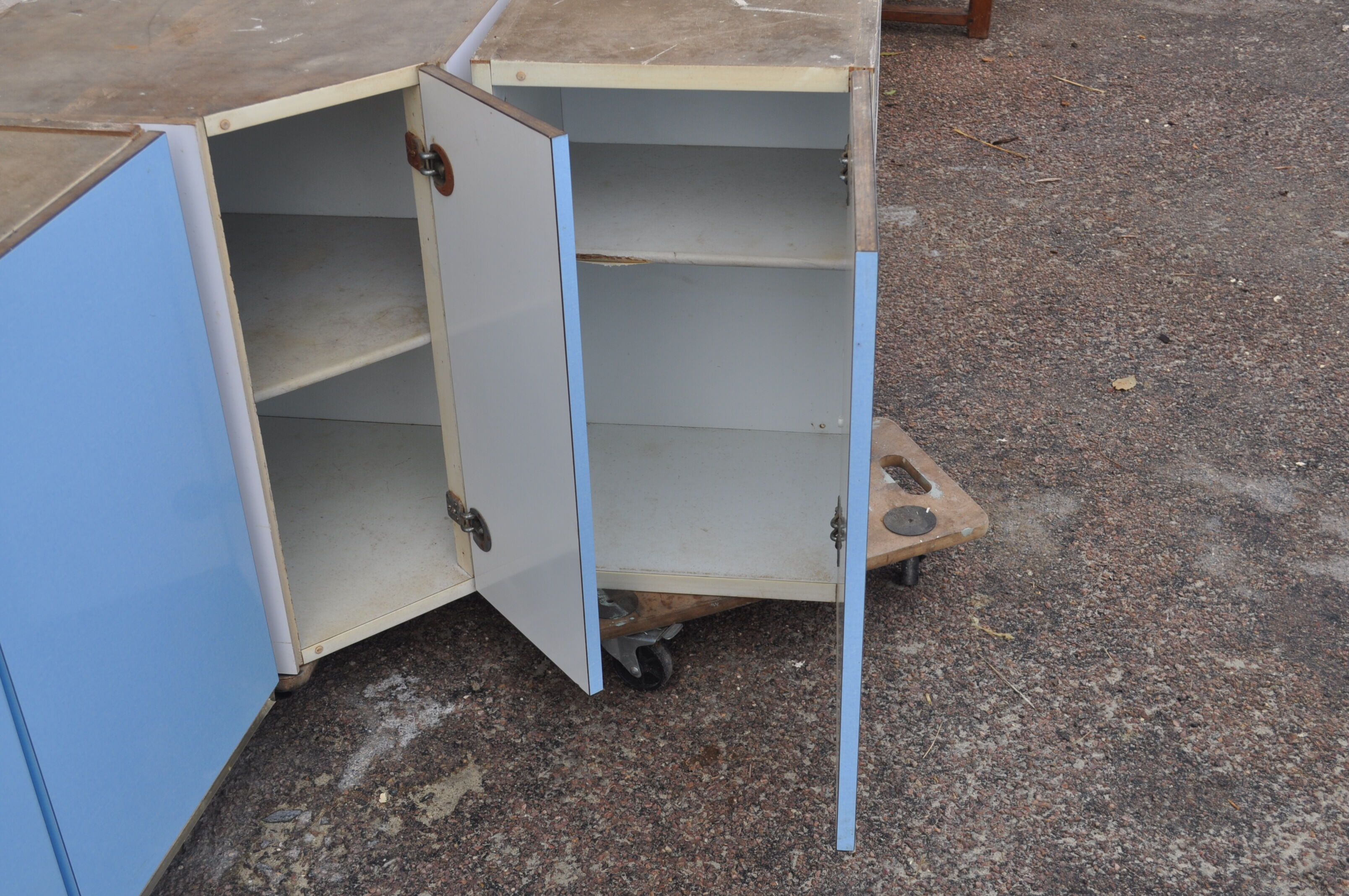 Wall cupboard in formica