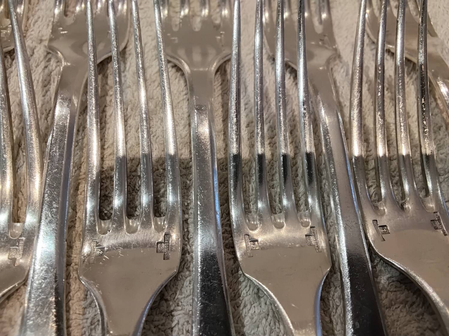 12 silver-plated dessert forks by Christofle Cluny, 17.1cm